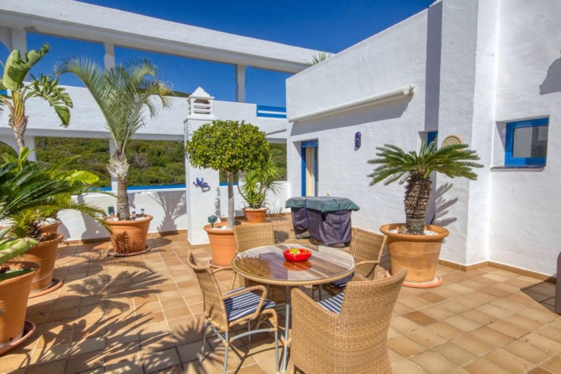 Condominio nel Puerto de la Duquesa, Andalusia 11733340