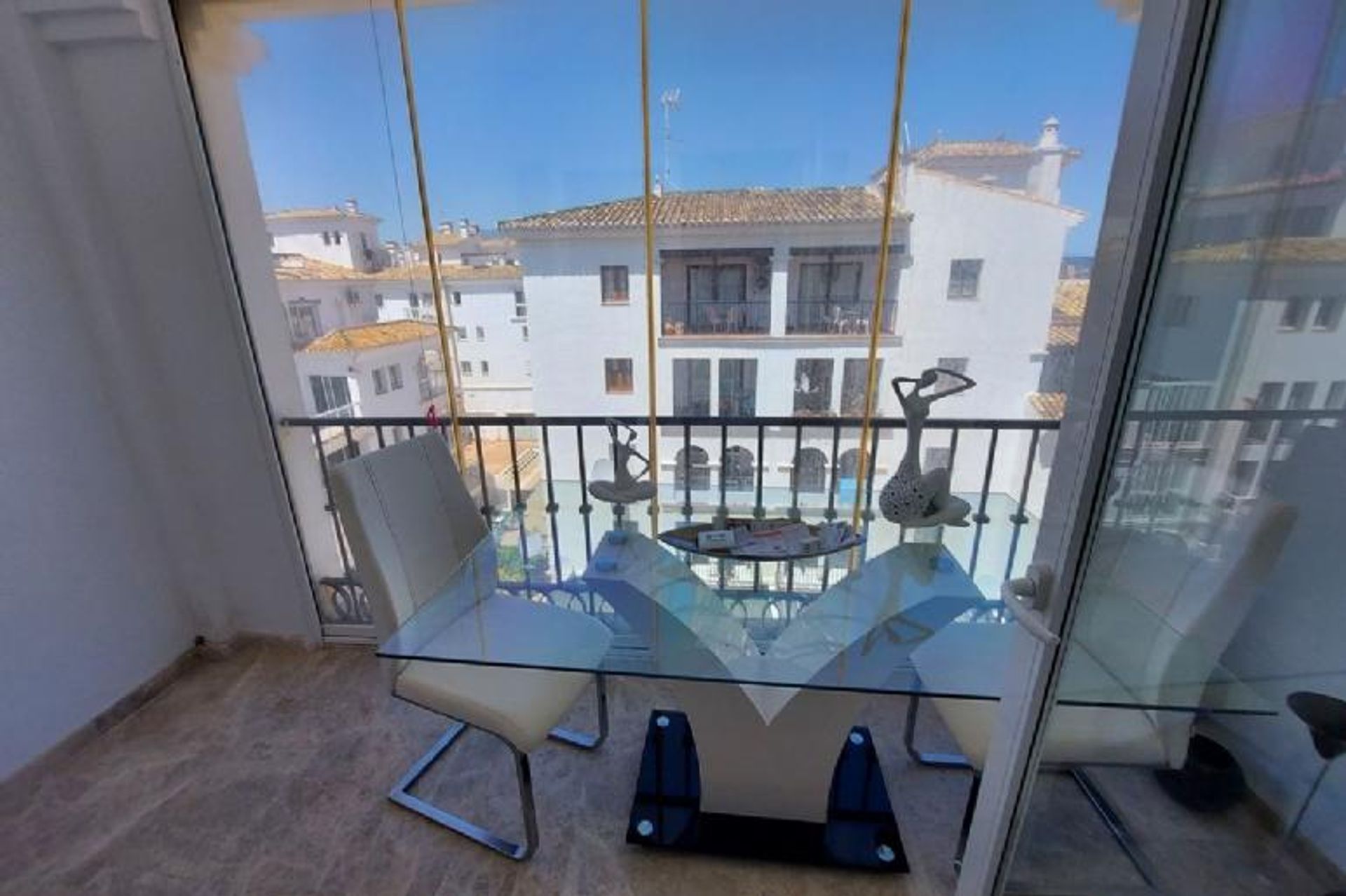 Condominium in Puerto de la Duquesa, Andalusia 11733379