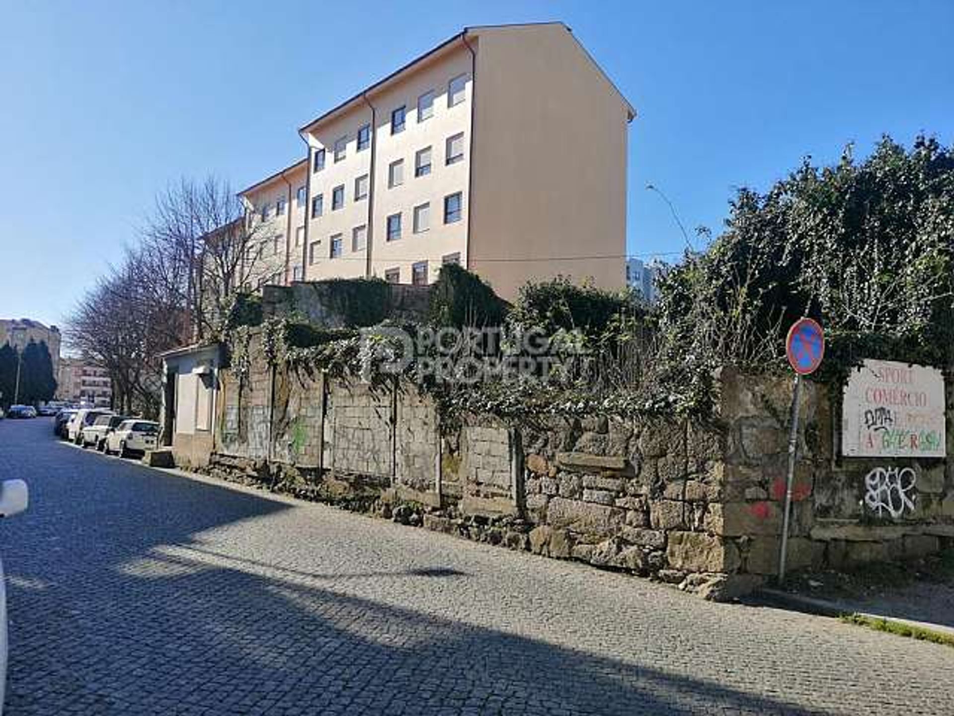 Condominium in Porto, Porto District 11733417