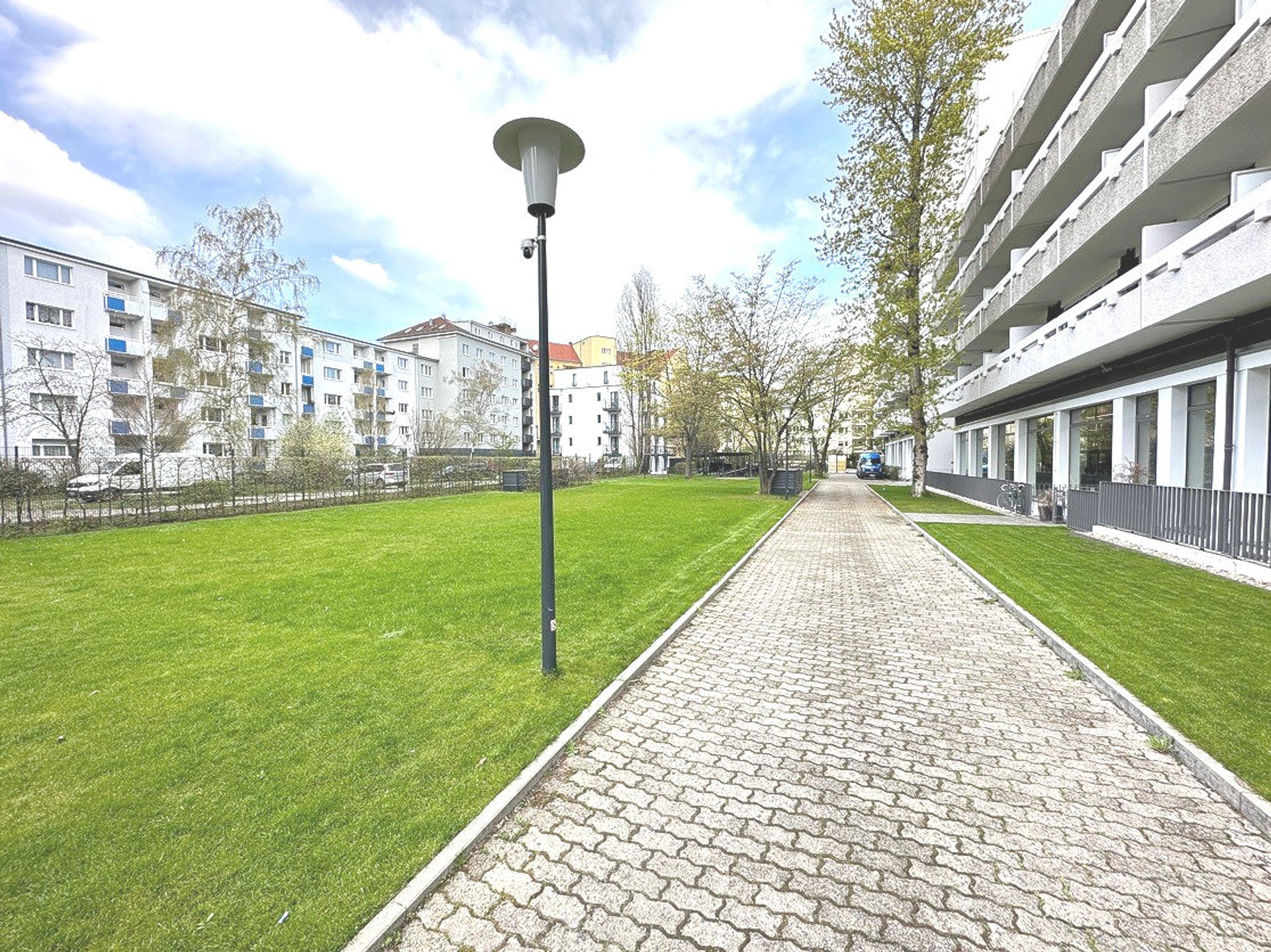 Condominium in Berlin, Berlin 11733536