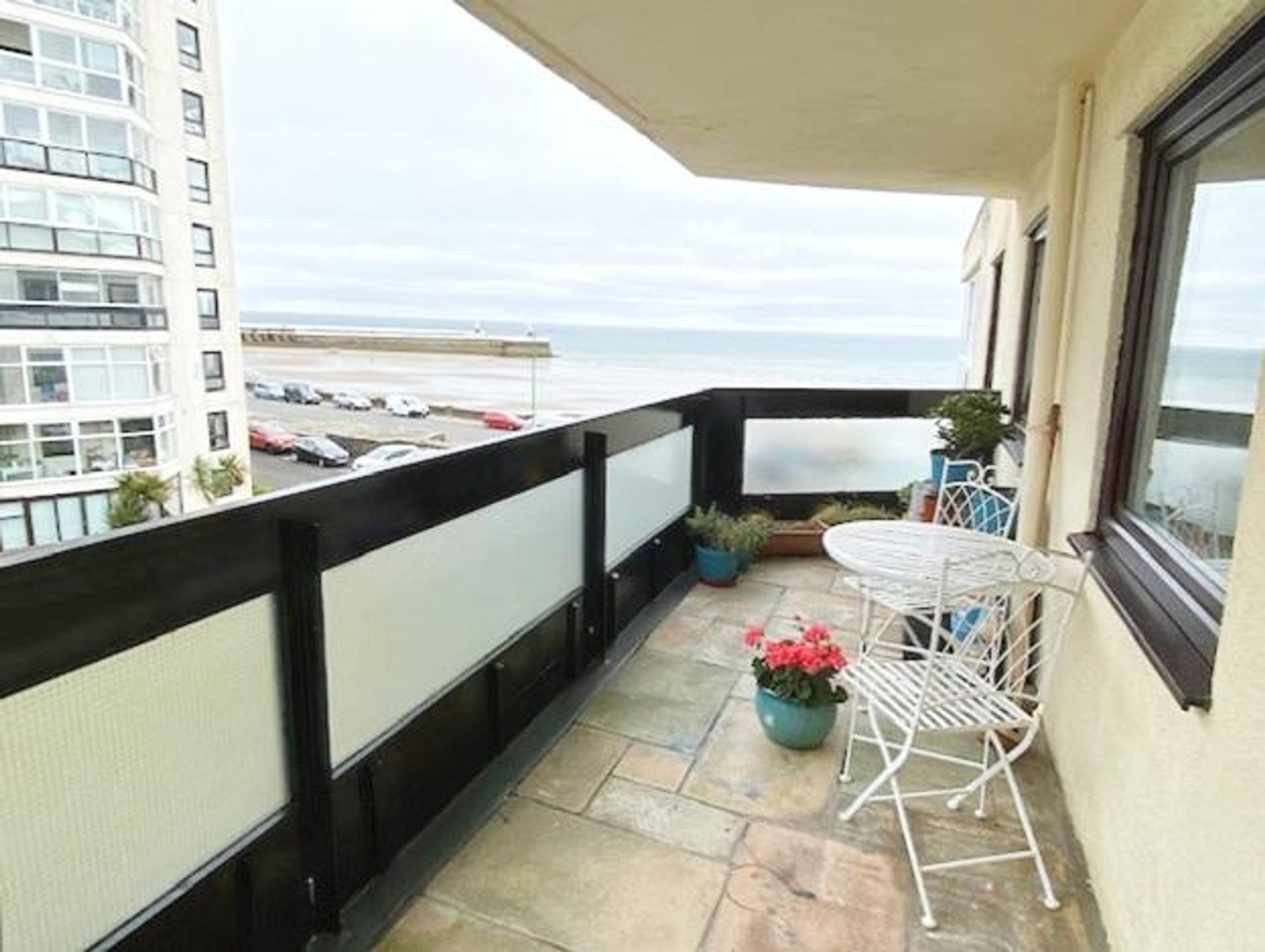 Condominium in Isle of Whithorn, Dumfries and Galloway 11733747