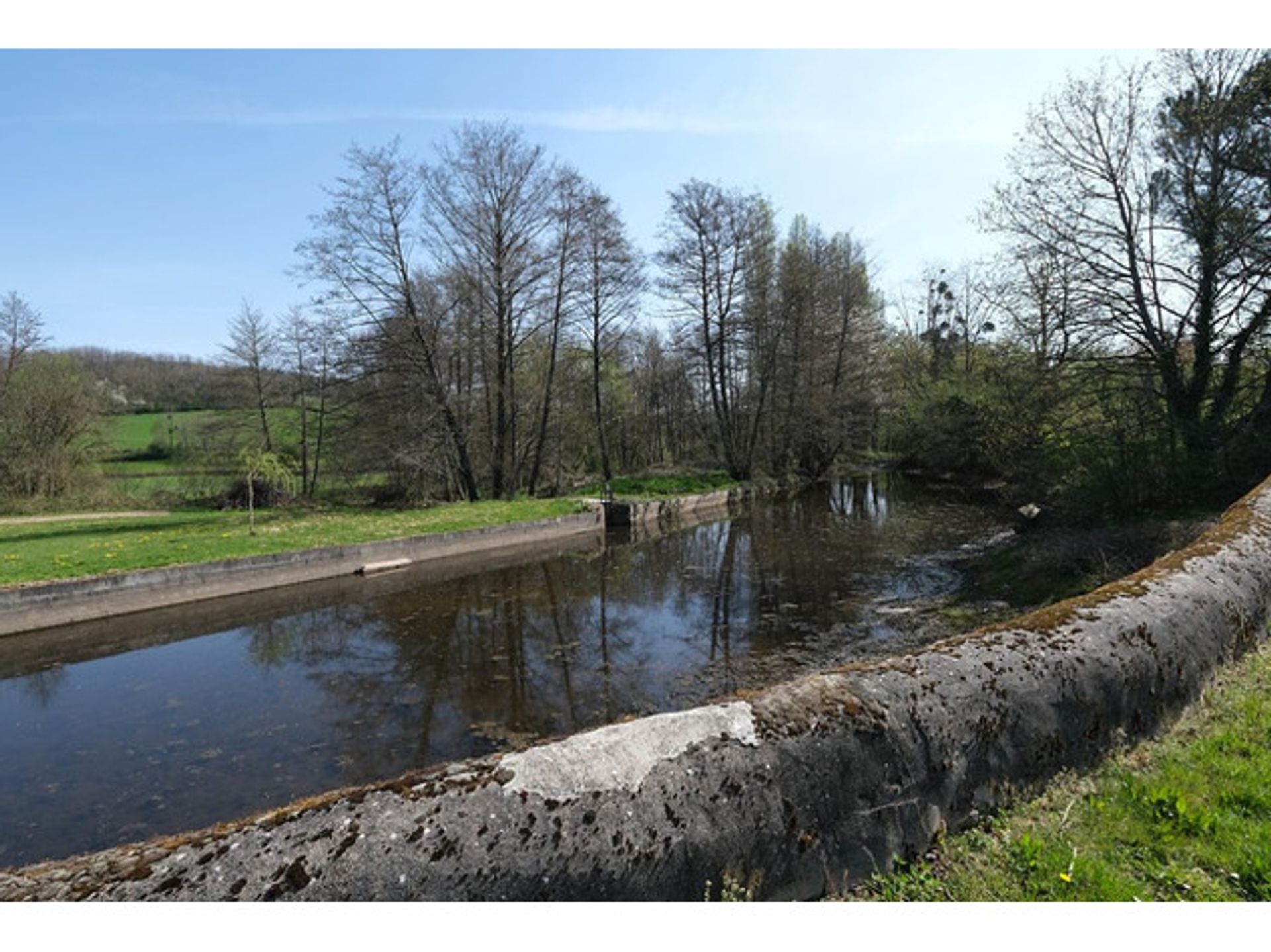 다른 에 Saint-André-en-Morvan, Bourgogne-Franche-Comté 11734872