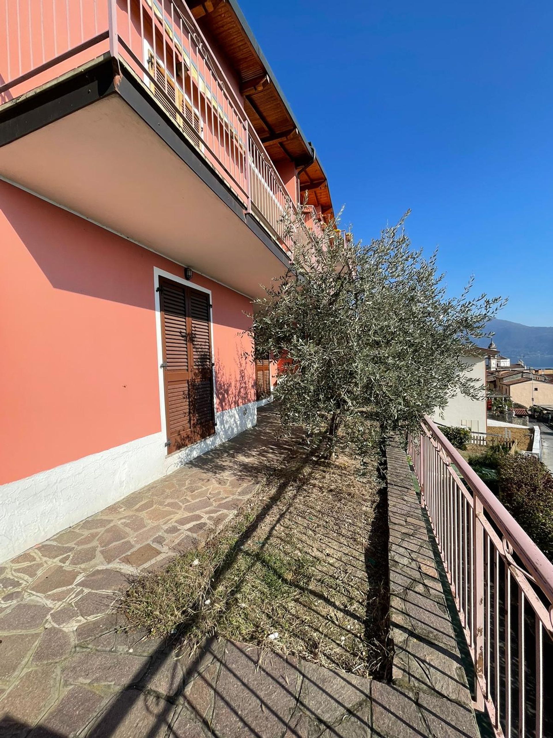 Condominio en Predore, Lombardia 11735500