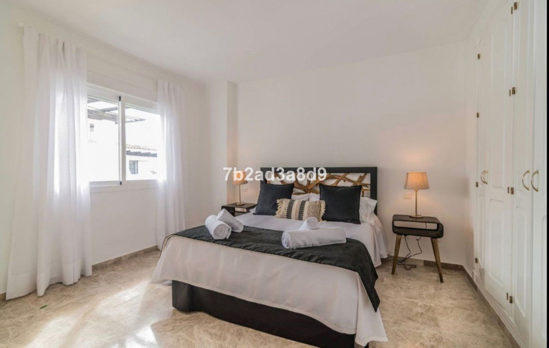 Condominium in Marbella, Andalucía 11736620