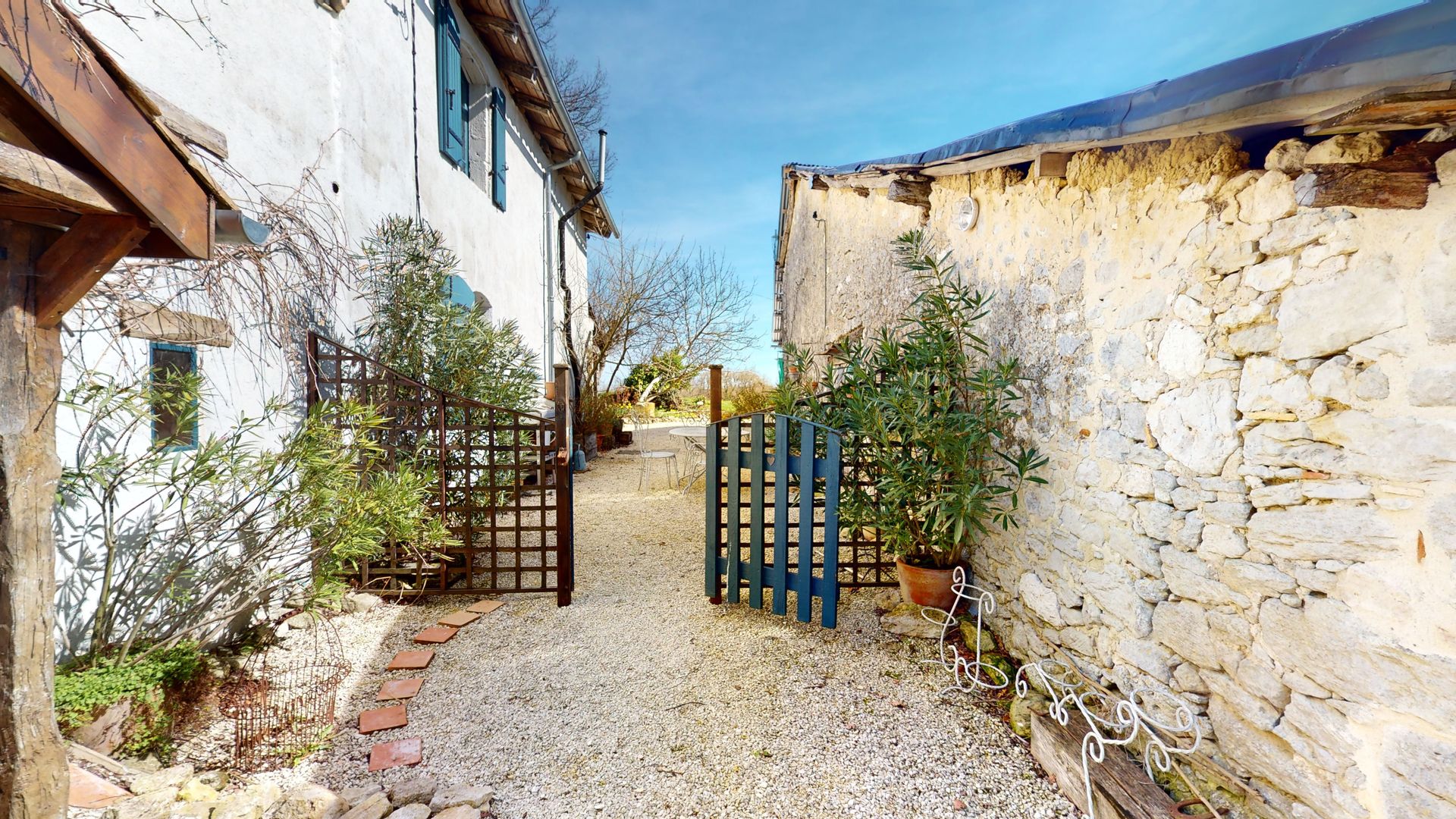 House in Saint-Eutrope-de-Born, Nouvelle-Aquitaine 11736816