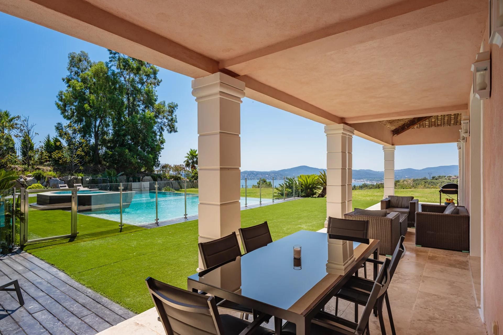 Hus i Grimaud, Provence-Alpes-Cote d'Azur 11737161