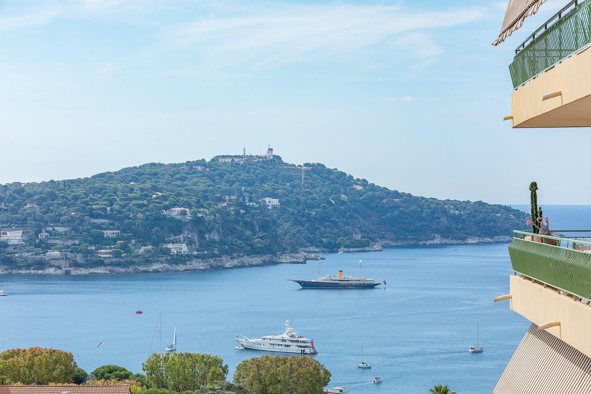 Ejerlejlighed i Beaulieu-sur-Mer, Provence-Alpes-Côte d'Azur 11737224