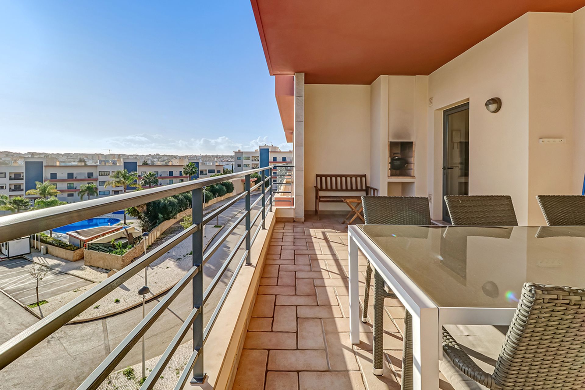 Condominium in , Faro District 11737969