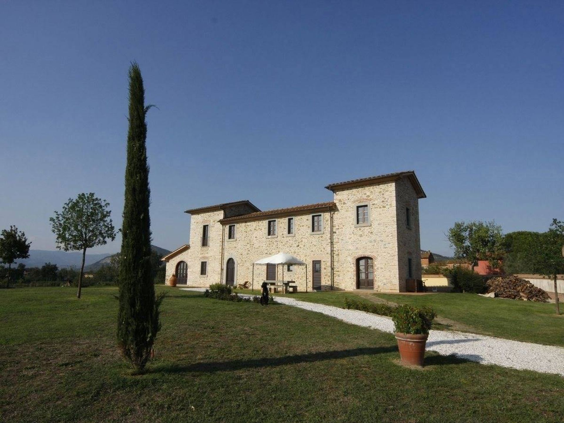 بيت في Monsummano Terme, Tuscany 11738453