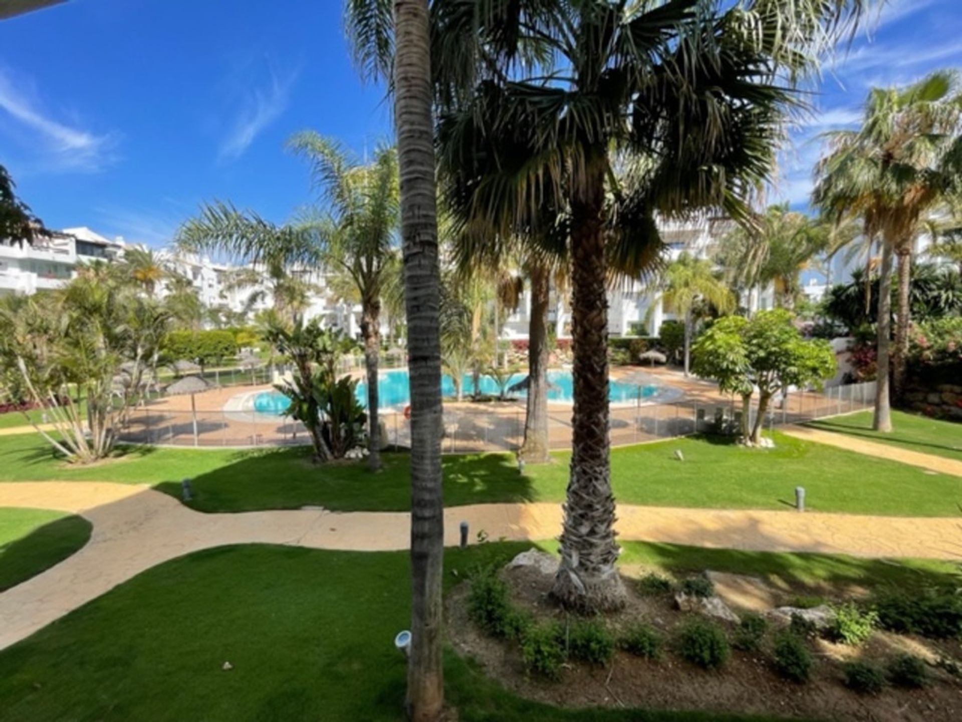 Condominio nel Estepona, Andalusia 11738620