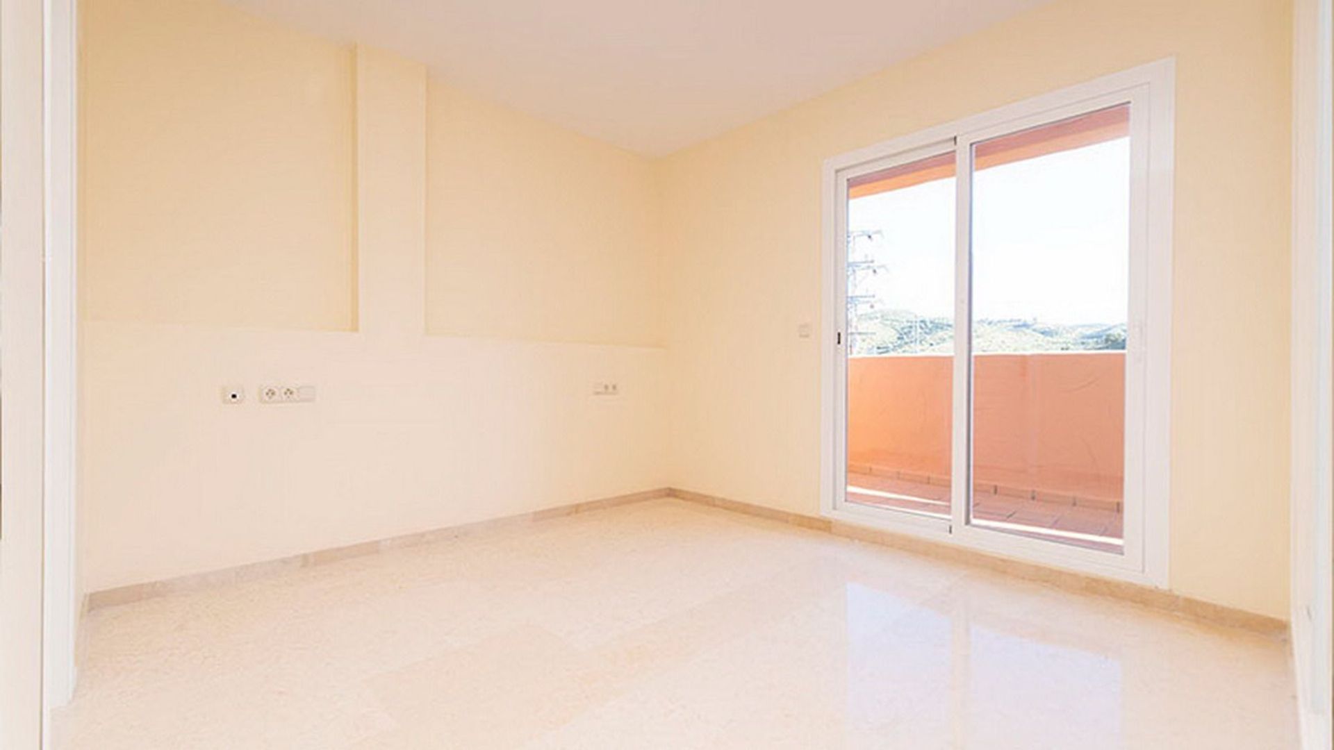 Condominium in Marbella, Andalucía 11739072