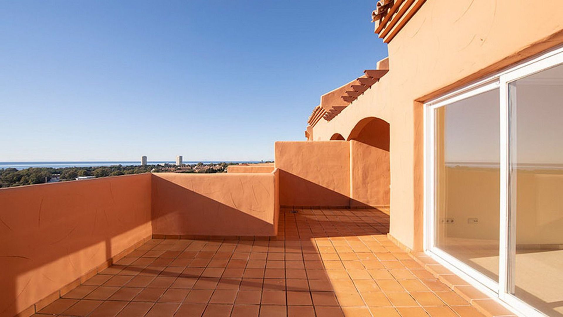 Condominium in Marbella, Andalucía 11739072