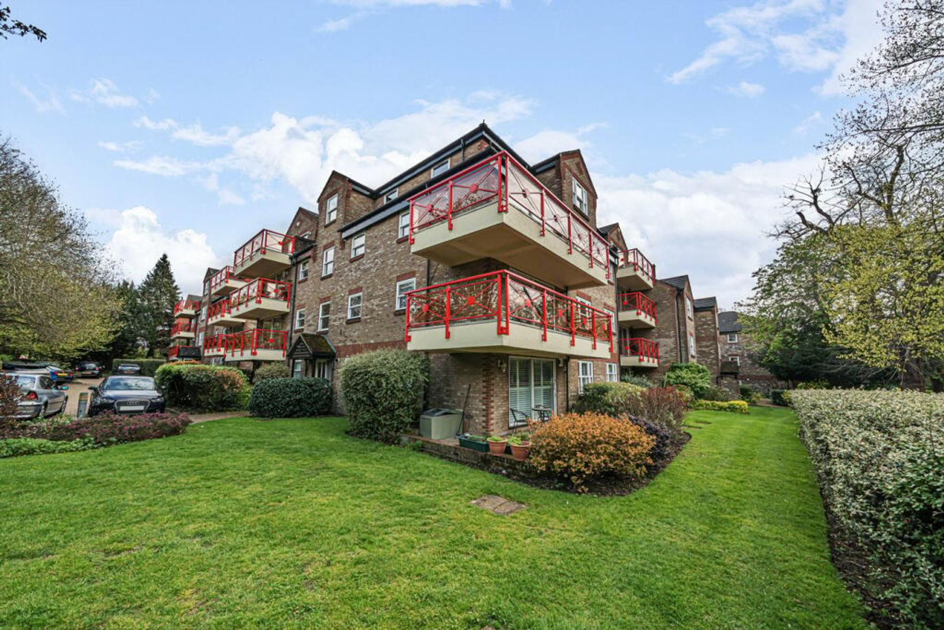 Condominio en , England 11740030