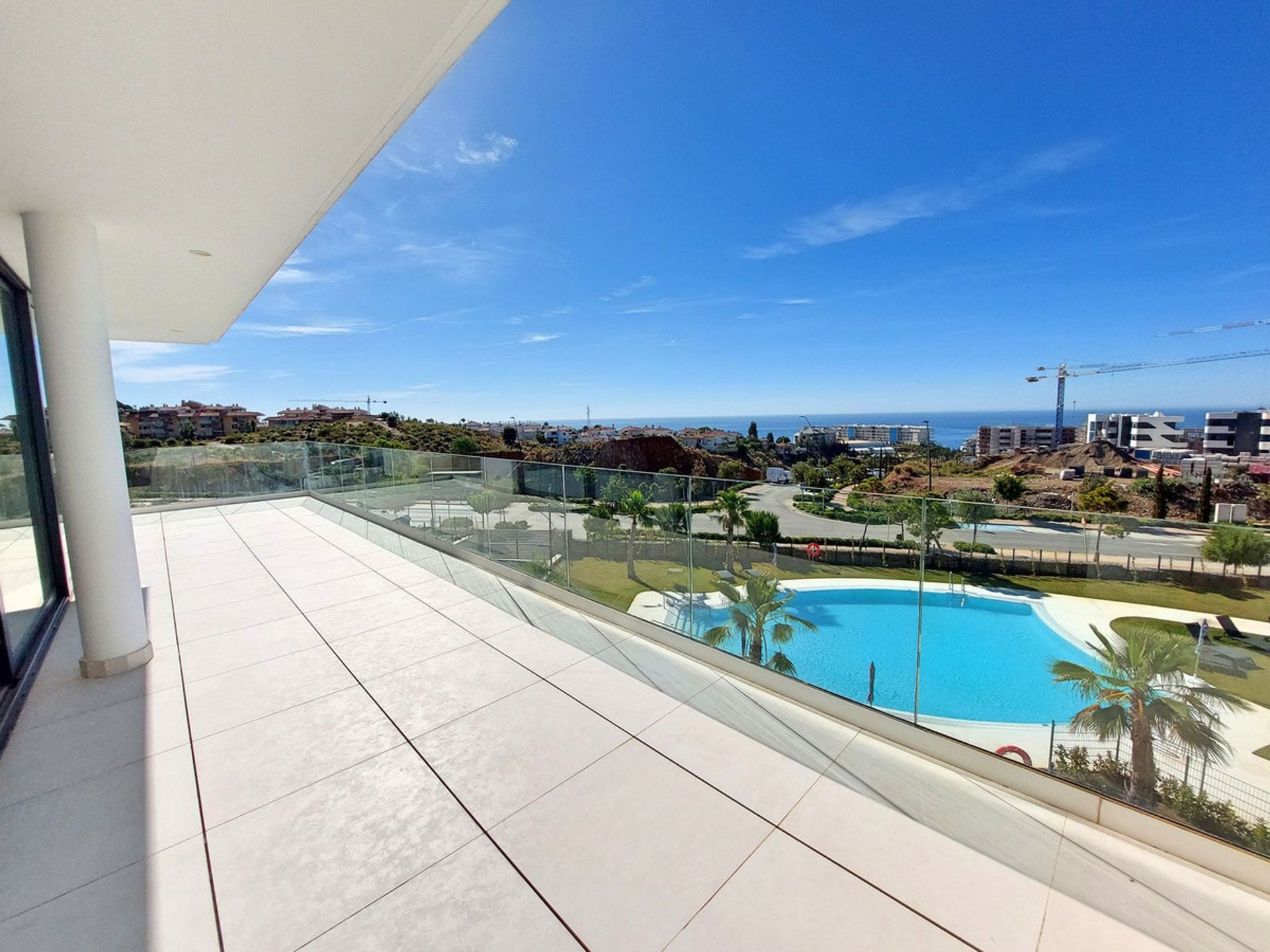 Condominium in Fuengirola, Andalusia 11740283