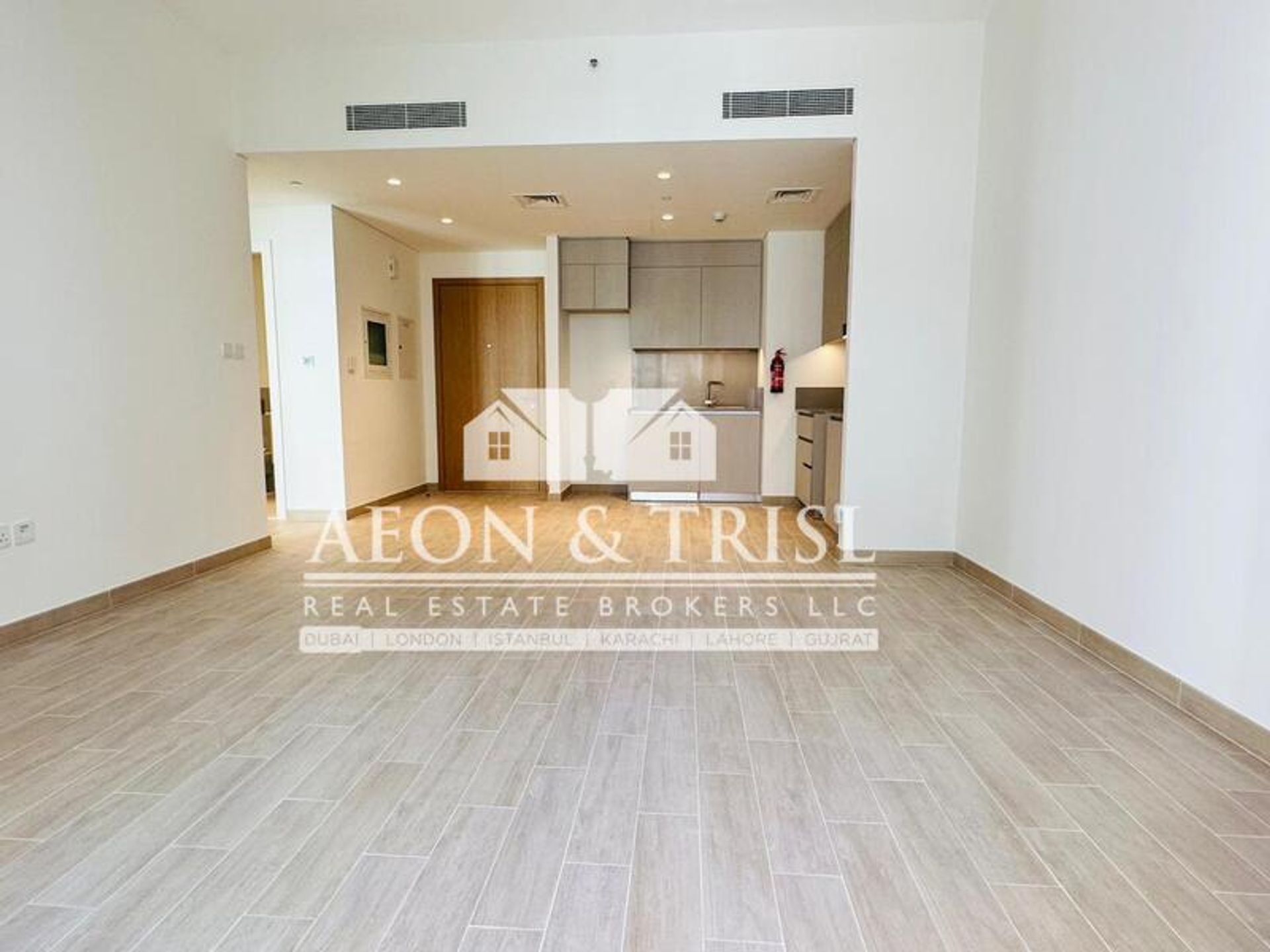 Condominium in دبي, دبي 11740990