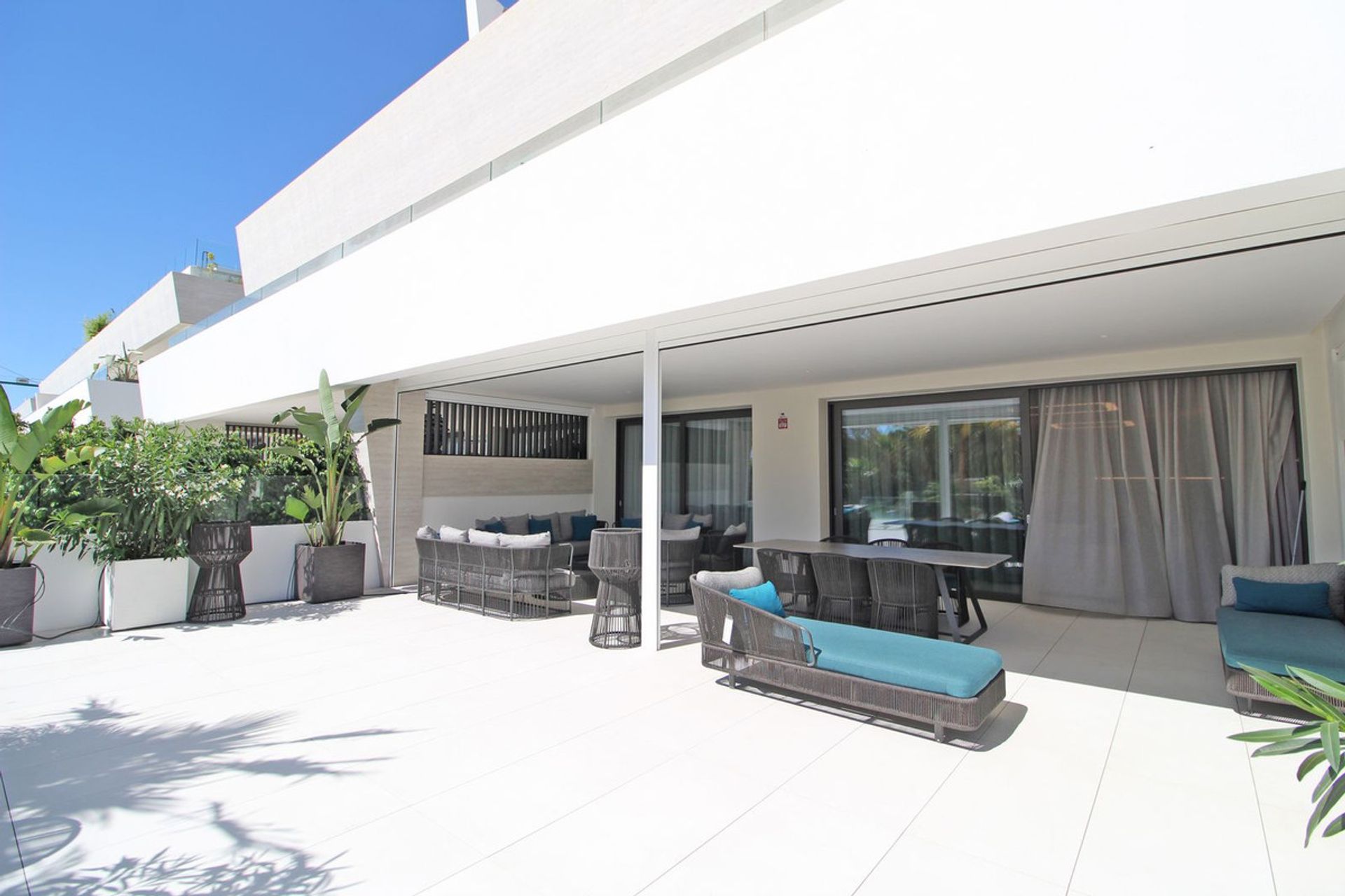 Condominium in Marbella, Andalusia 11742336