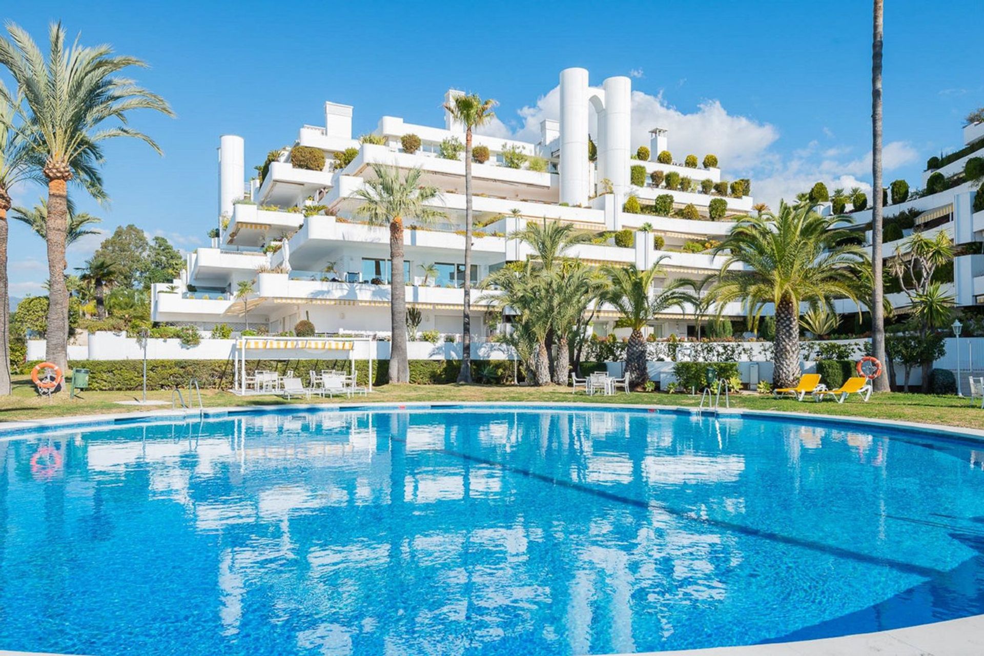 Condominium in Marbella, Andalusië 11742521