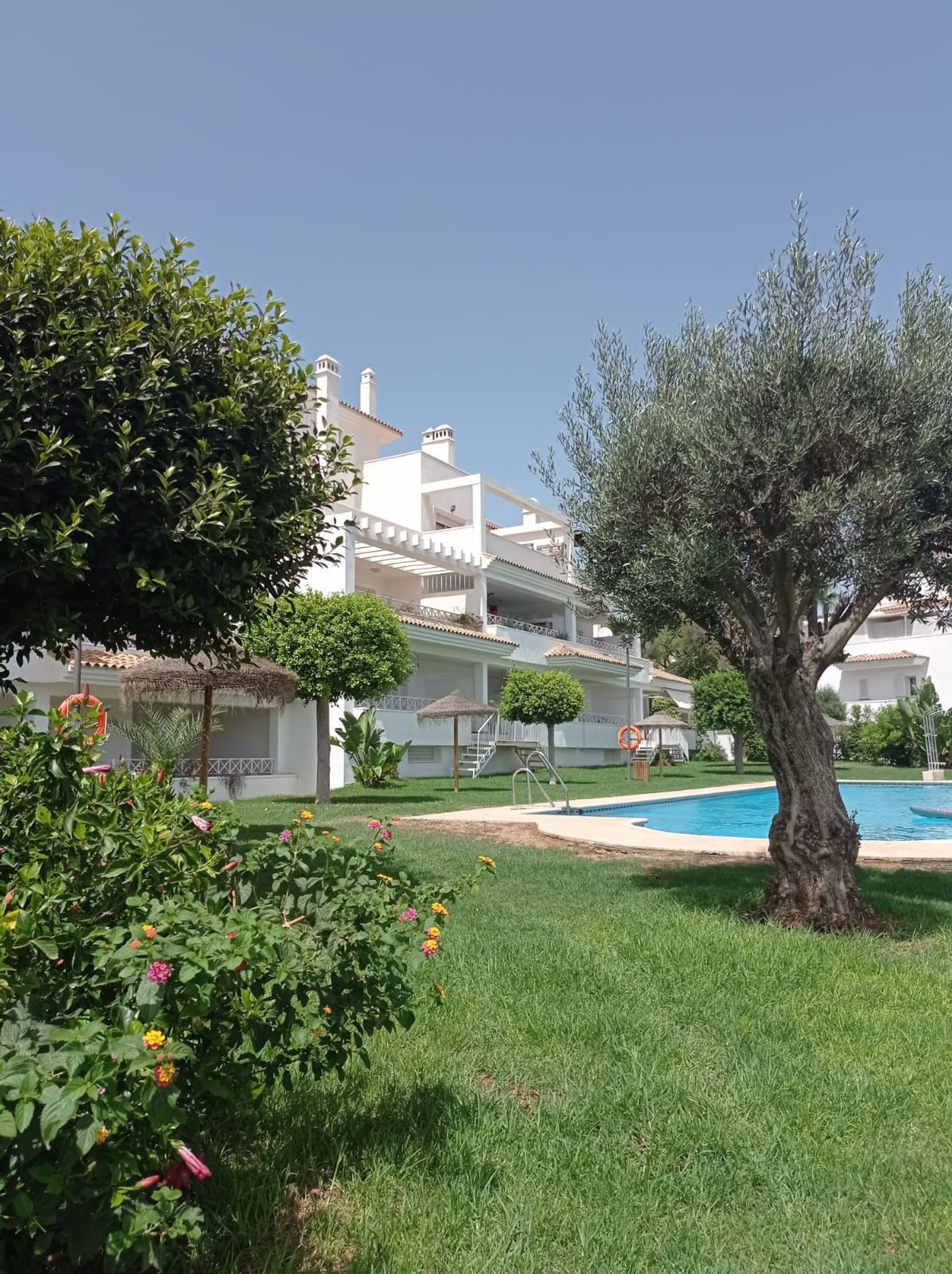 Condominium in Marbella, Andalusië 11742665