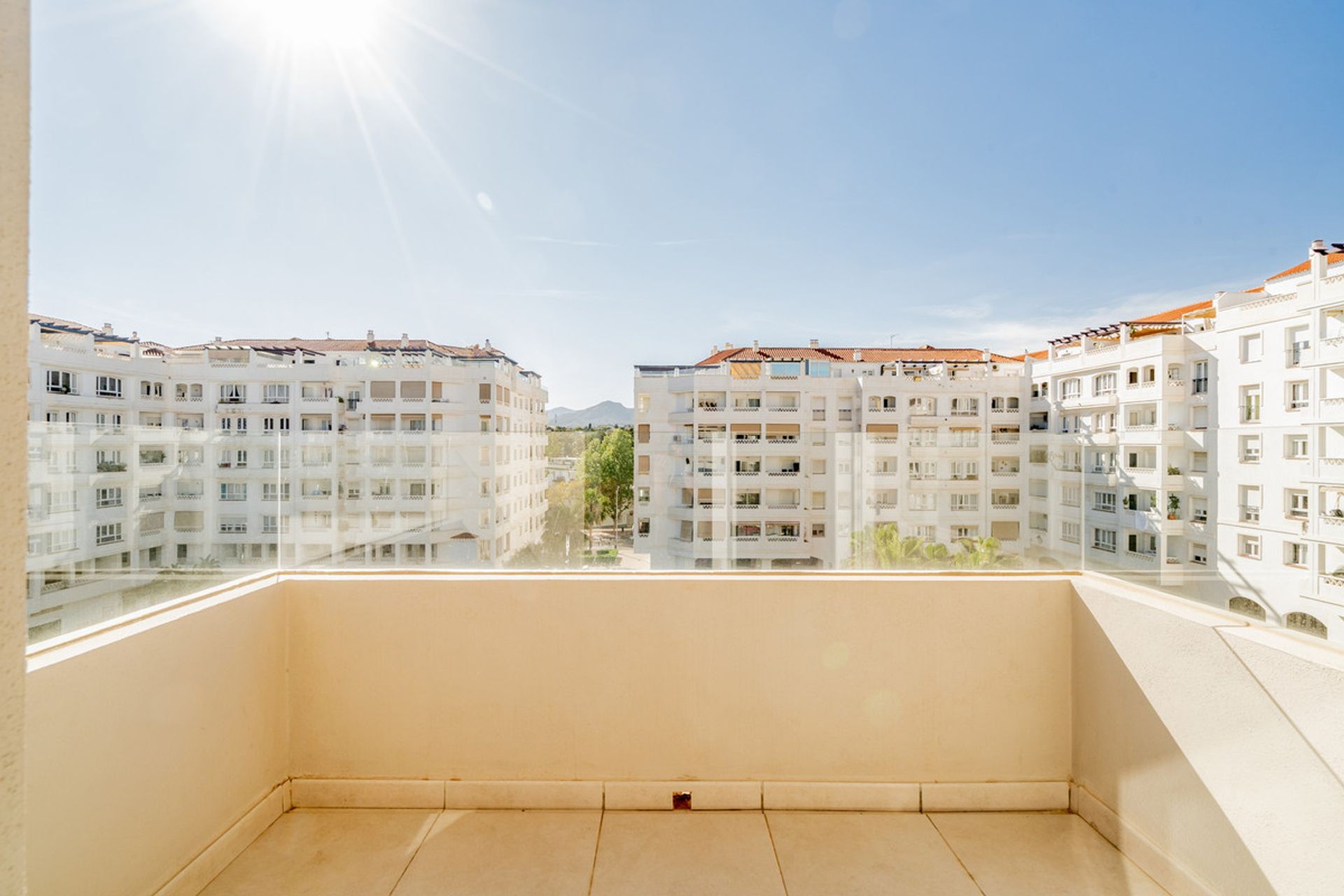 Condominium in Marbella, Andalucía 11745715