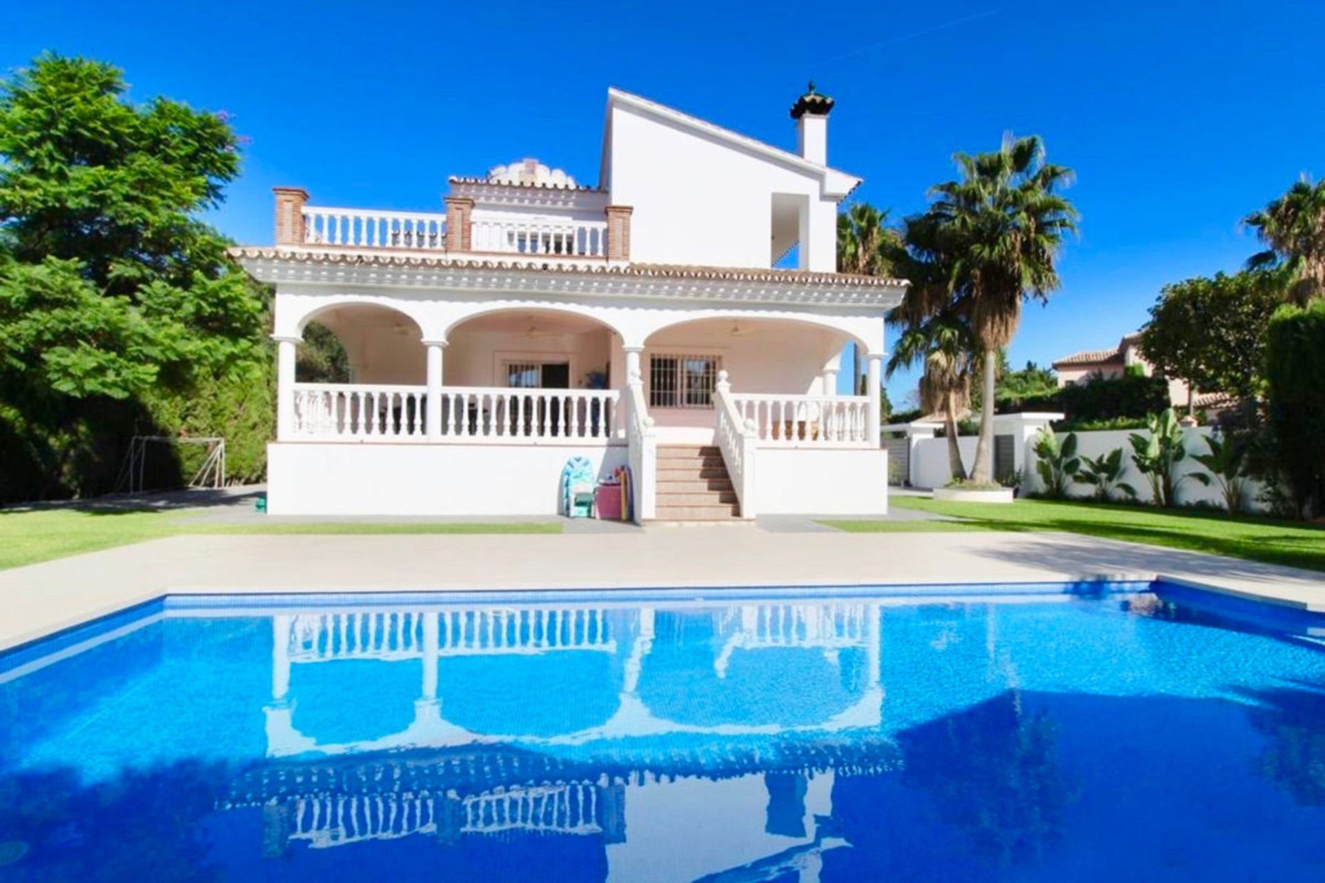 Talo sisään Marbella, Andalucía 11745903