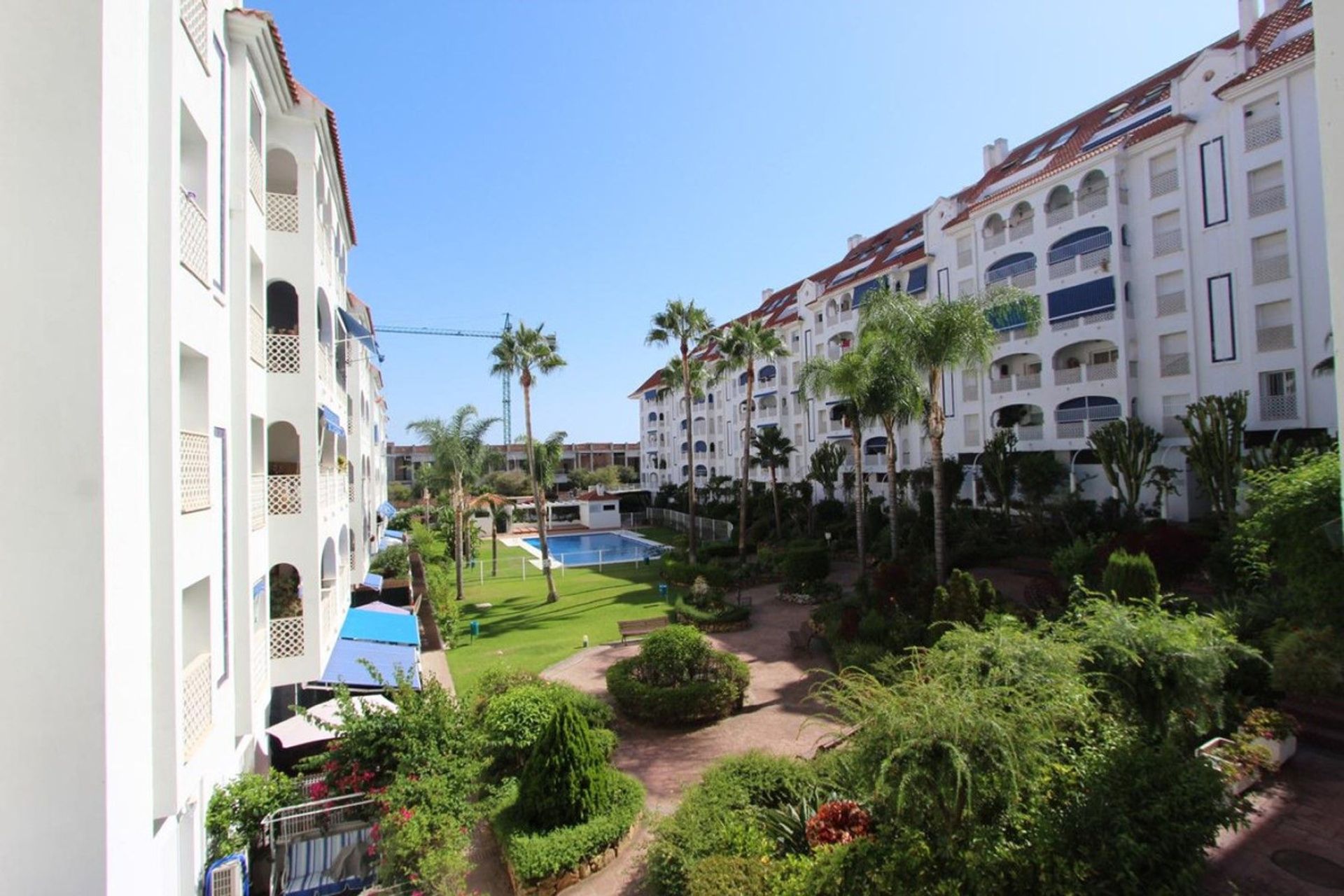 Condominio nel San Pedro de Alcántara, Andalusia 11747268