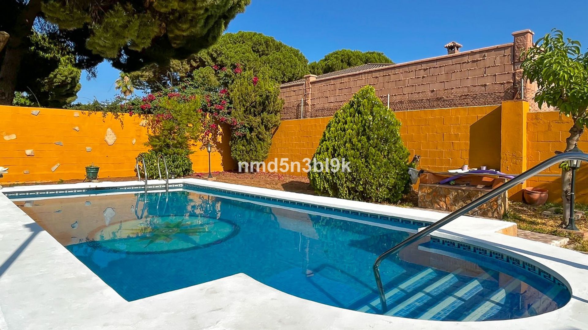 Casa nel Alhaurín de la Torre, Andalusia 11748030