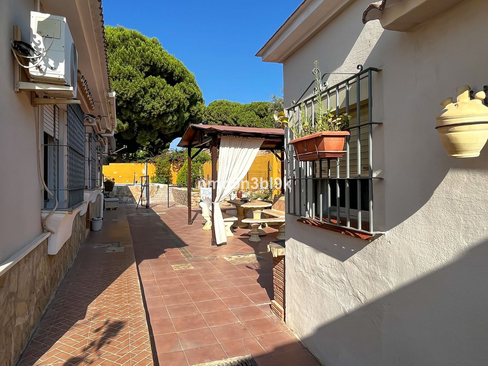 Casa nel Alhaurín de la Torre, Andalusia 11748030