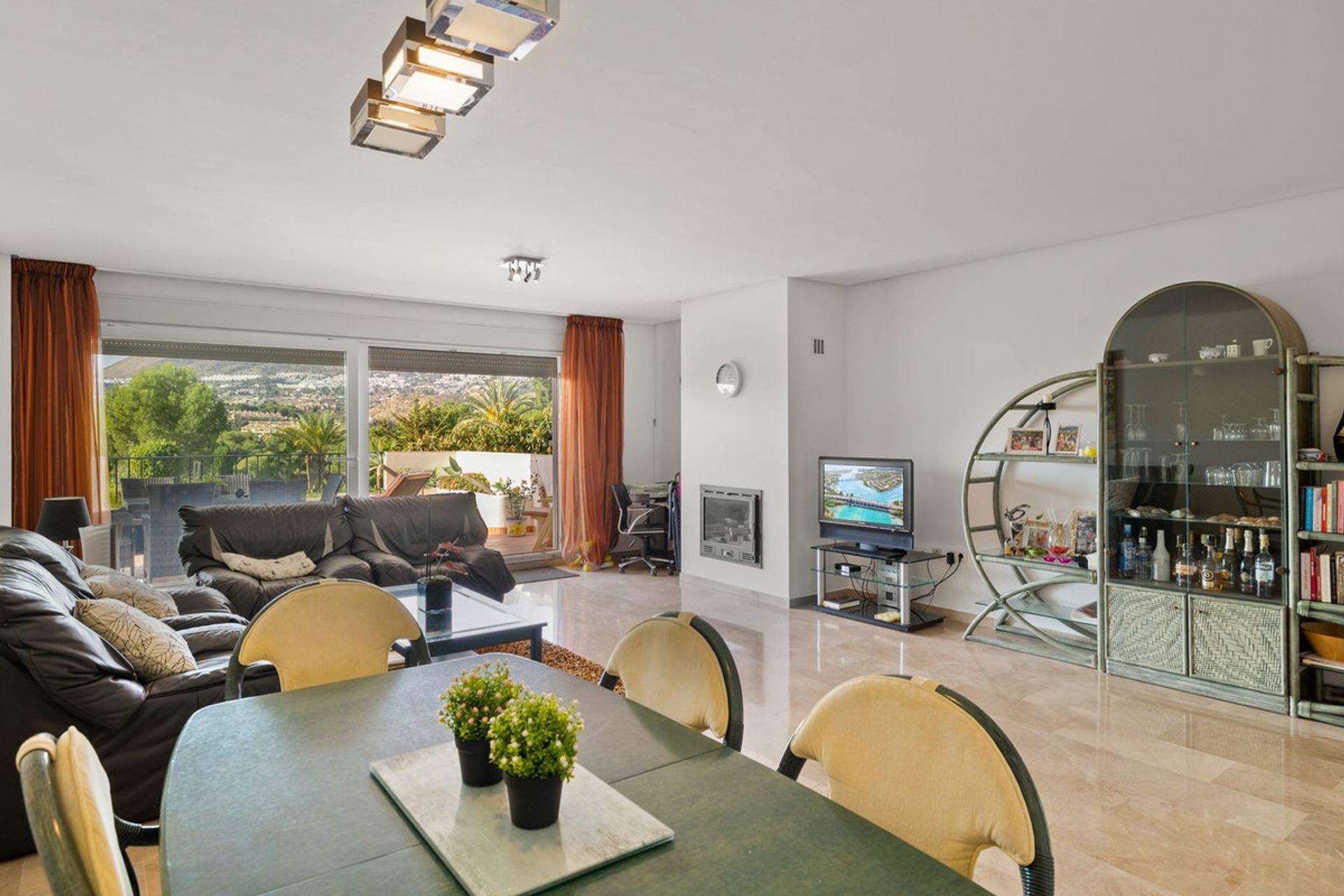 Condominio en Benalmádena, Andalucía 11748351