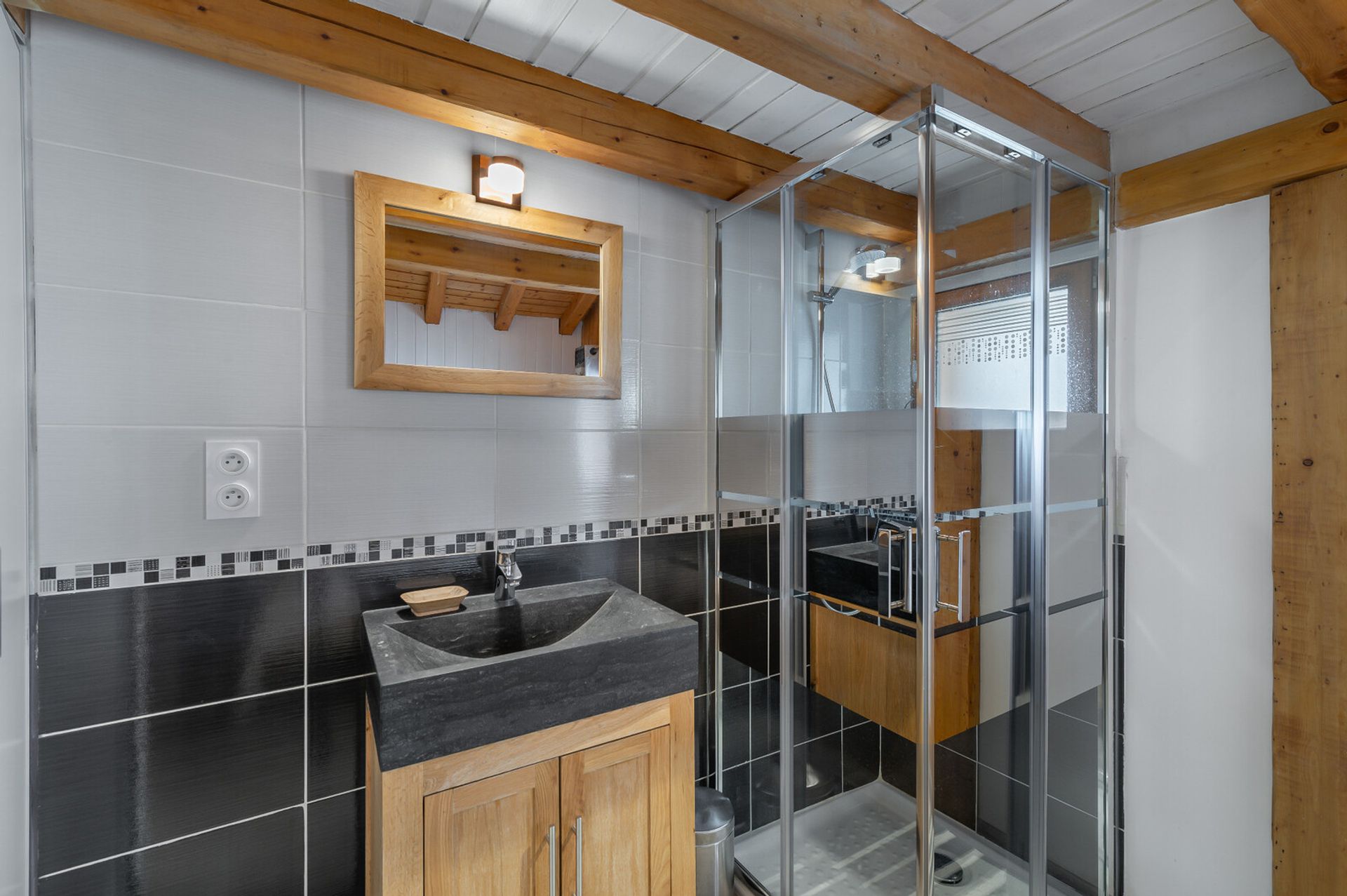 Casa nel Courchevel, Alvernia-Rodano-Alpi 11748667