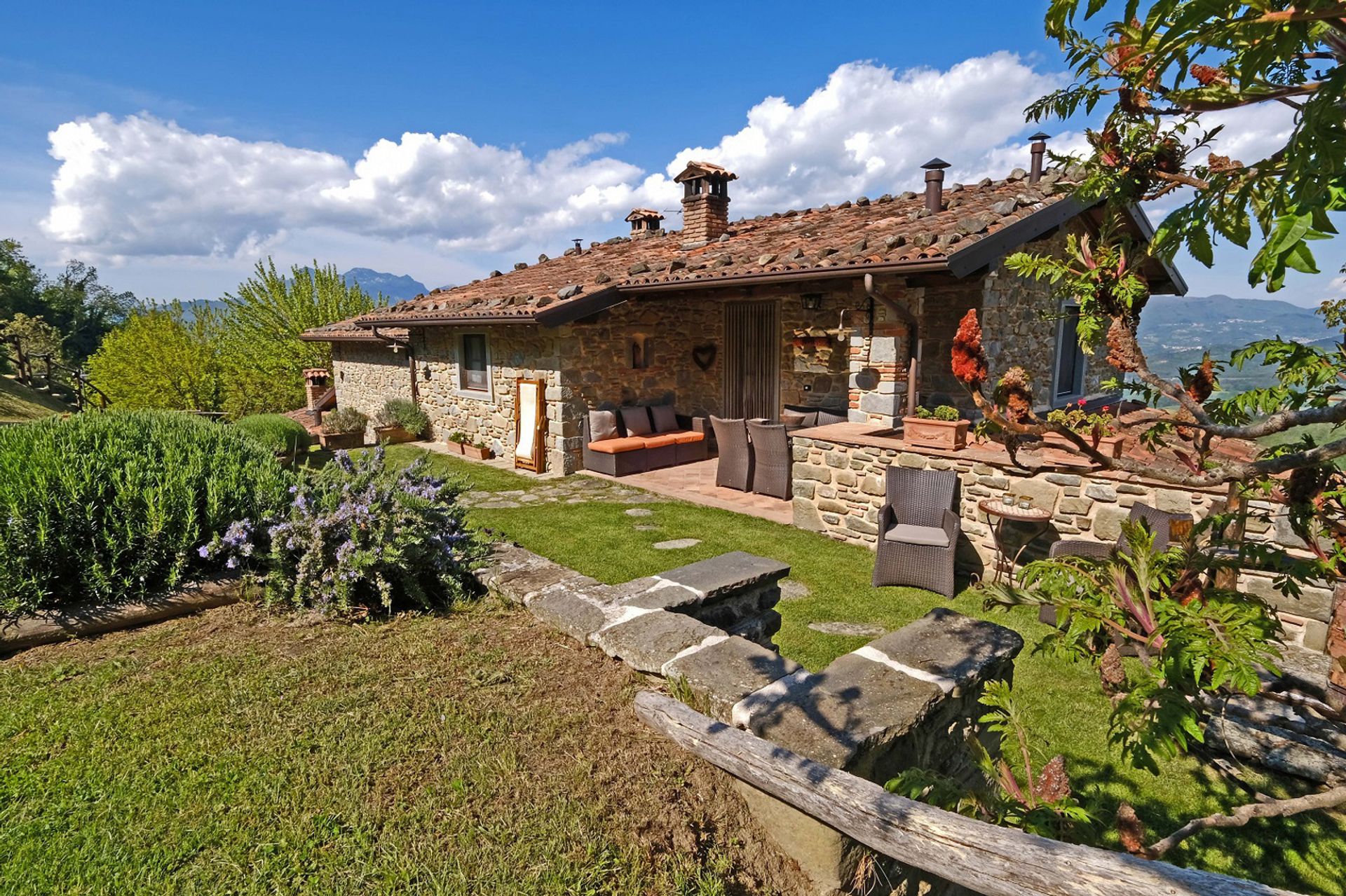 بيت في Castelnuovo di Garfagnana, Tuscany 11748749