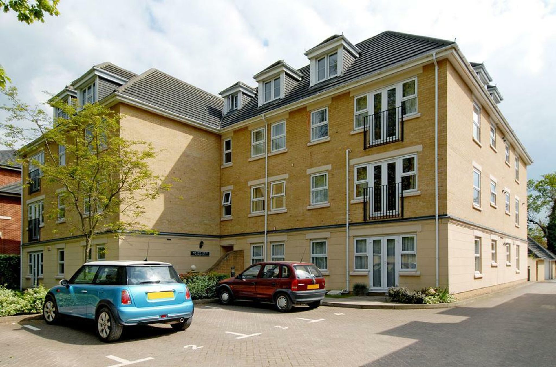 Condominio en , England 11749413