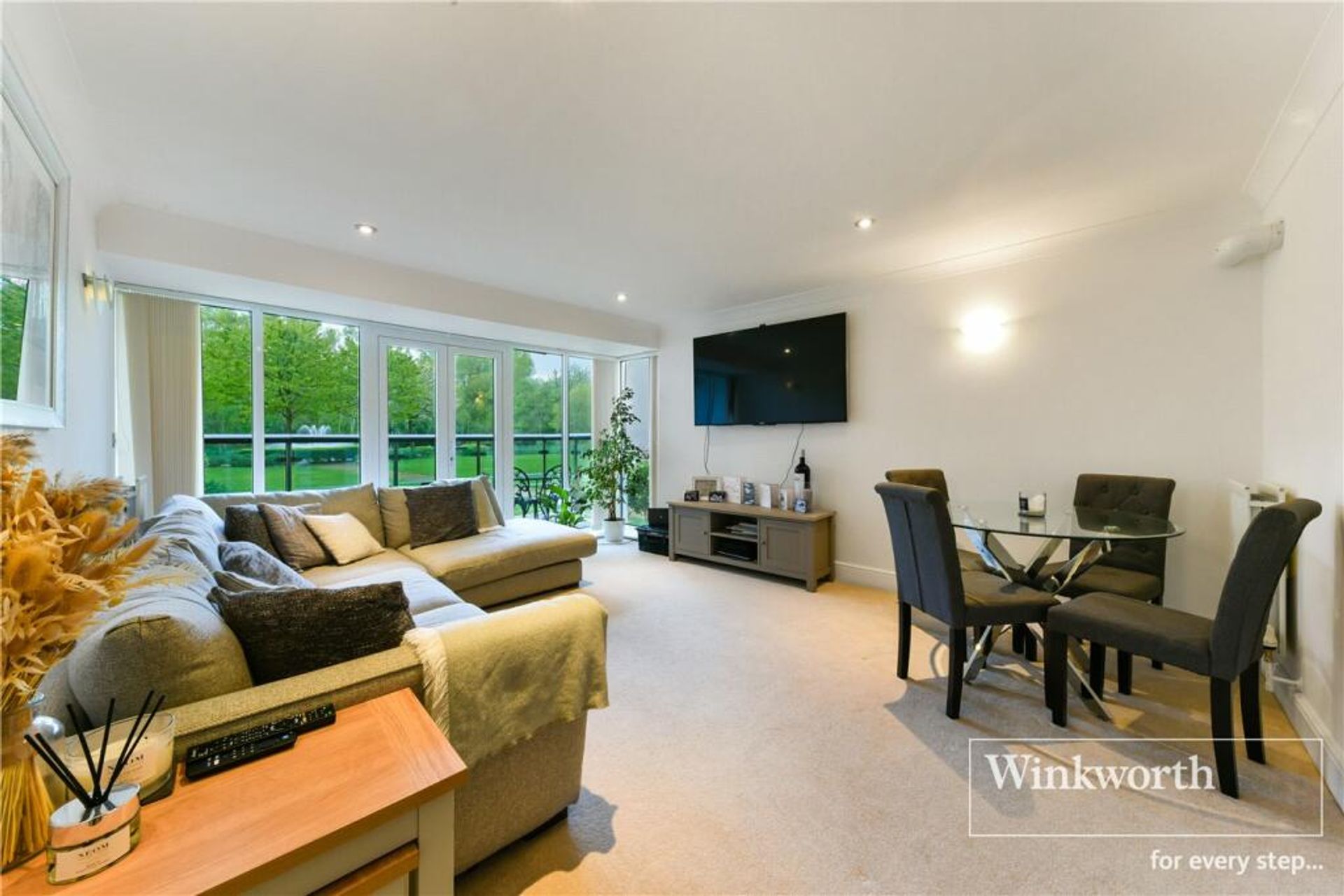 Condominium in West Wickham, Bromley 11749806