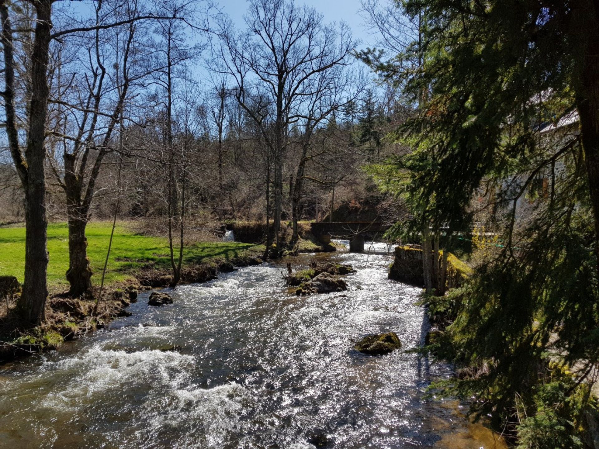 אַחֵר ב Saint-Clément, Auvergne-Rhône-Alpes 11749990