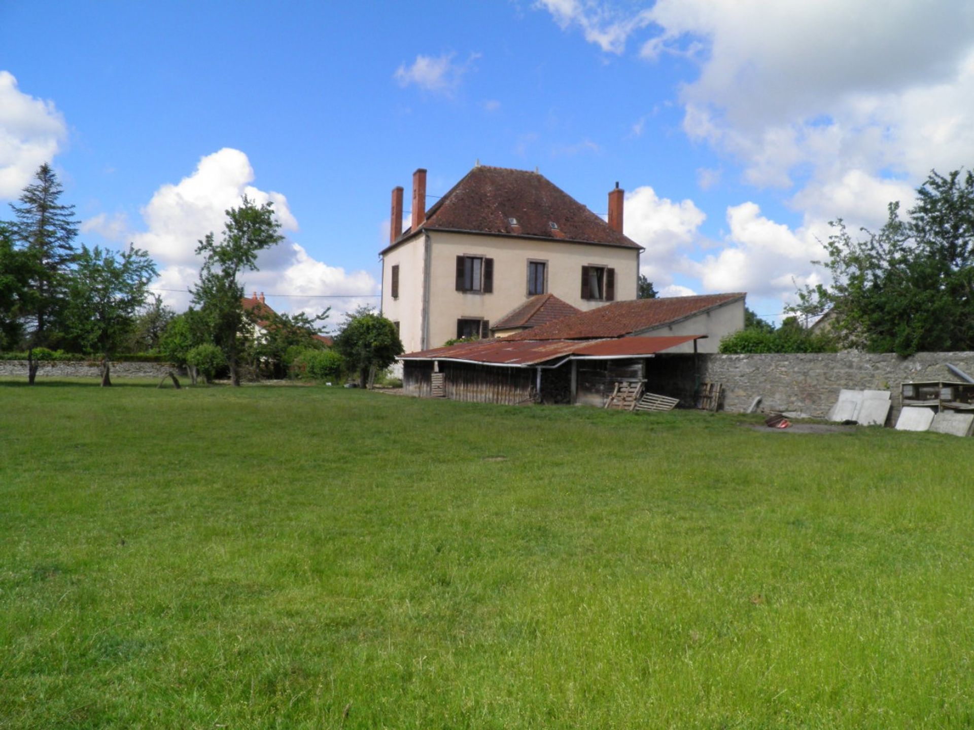 其他 在 Lapeyrouse, Auvergne-Rhône-Alpes 11749992