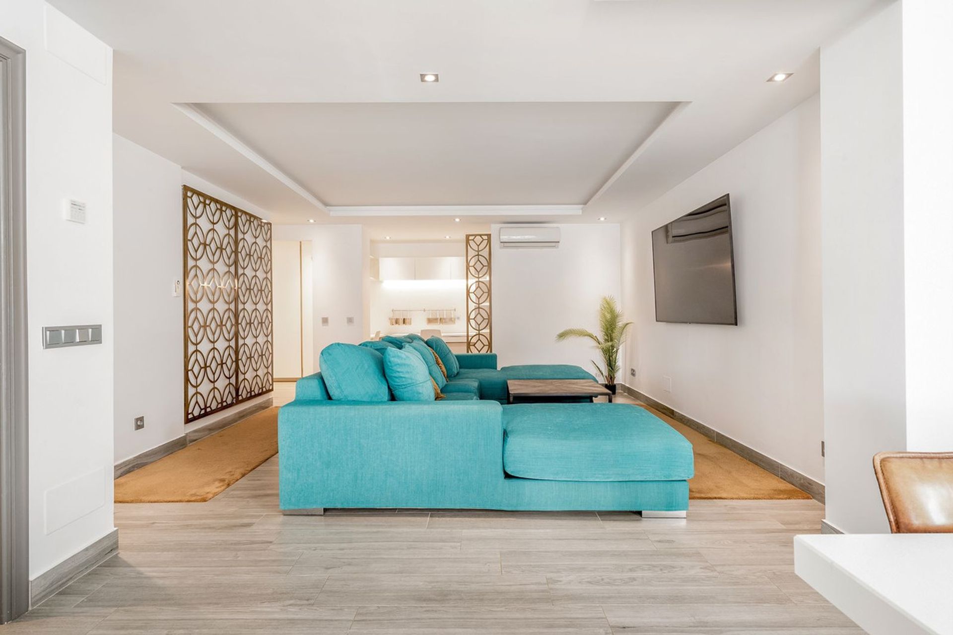 Condominium in Estepona, Andalusia 11750643