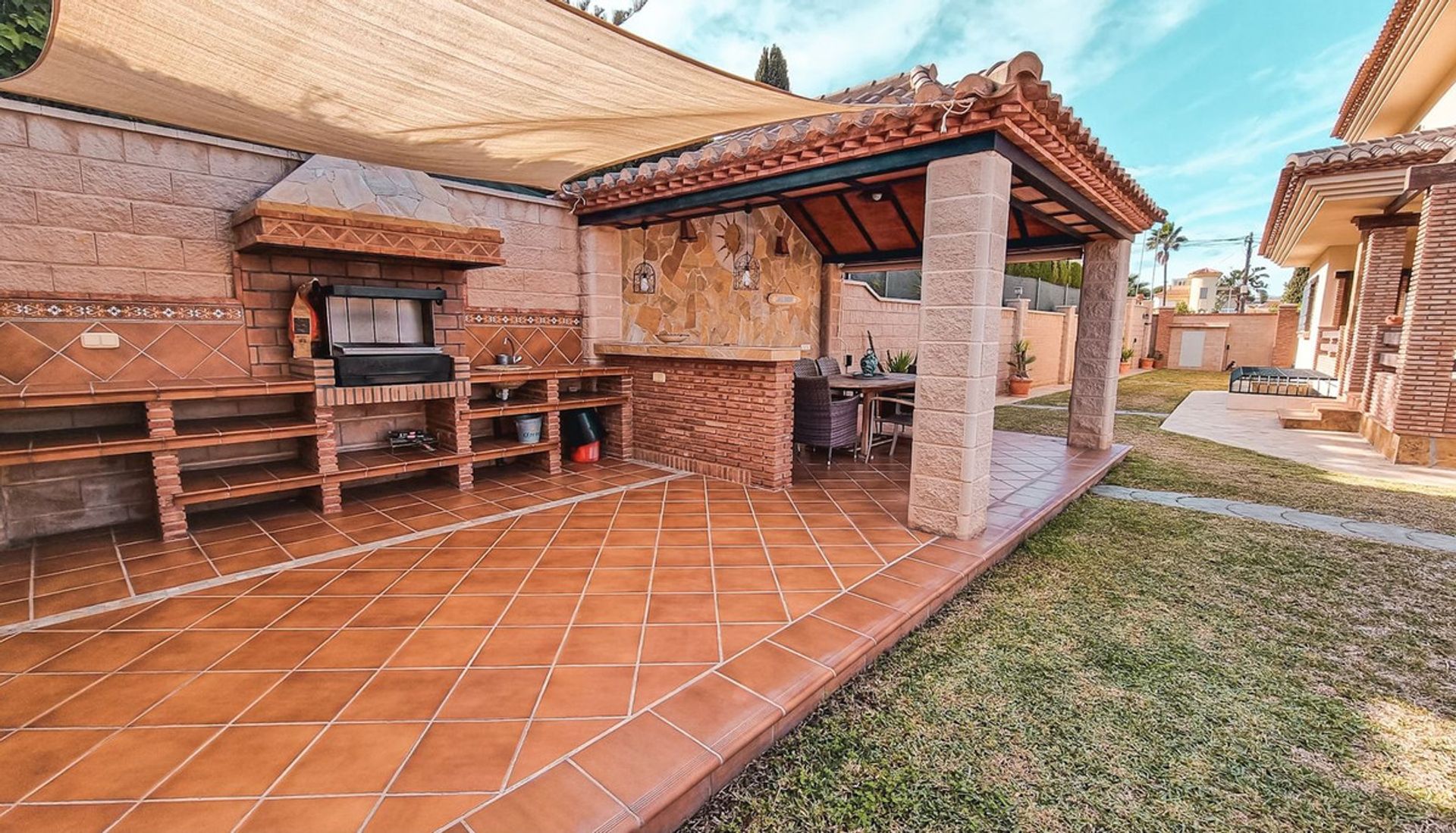 Haus im Alhaurín de la Torre, Andalusia 11750650