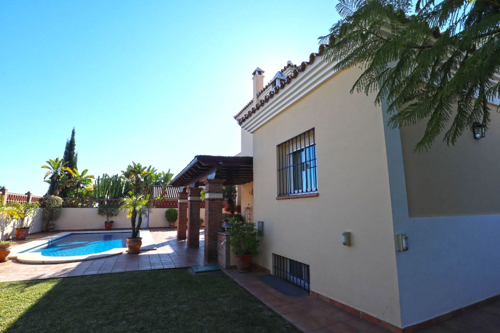 Talo sisään Marbella, Andalucía 11750696