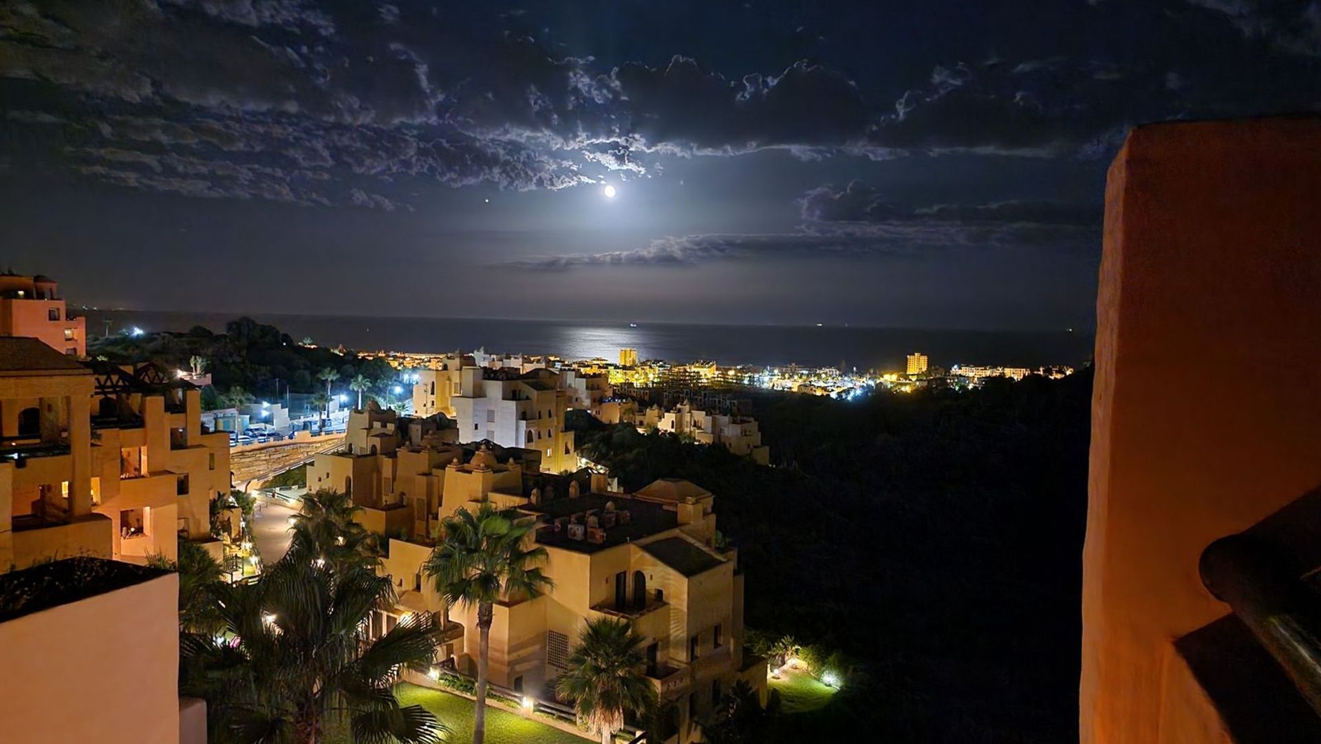 Ejerlejlighed i La Duquesa, Andalucía 11750714