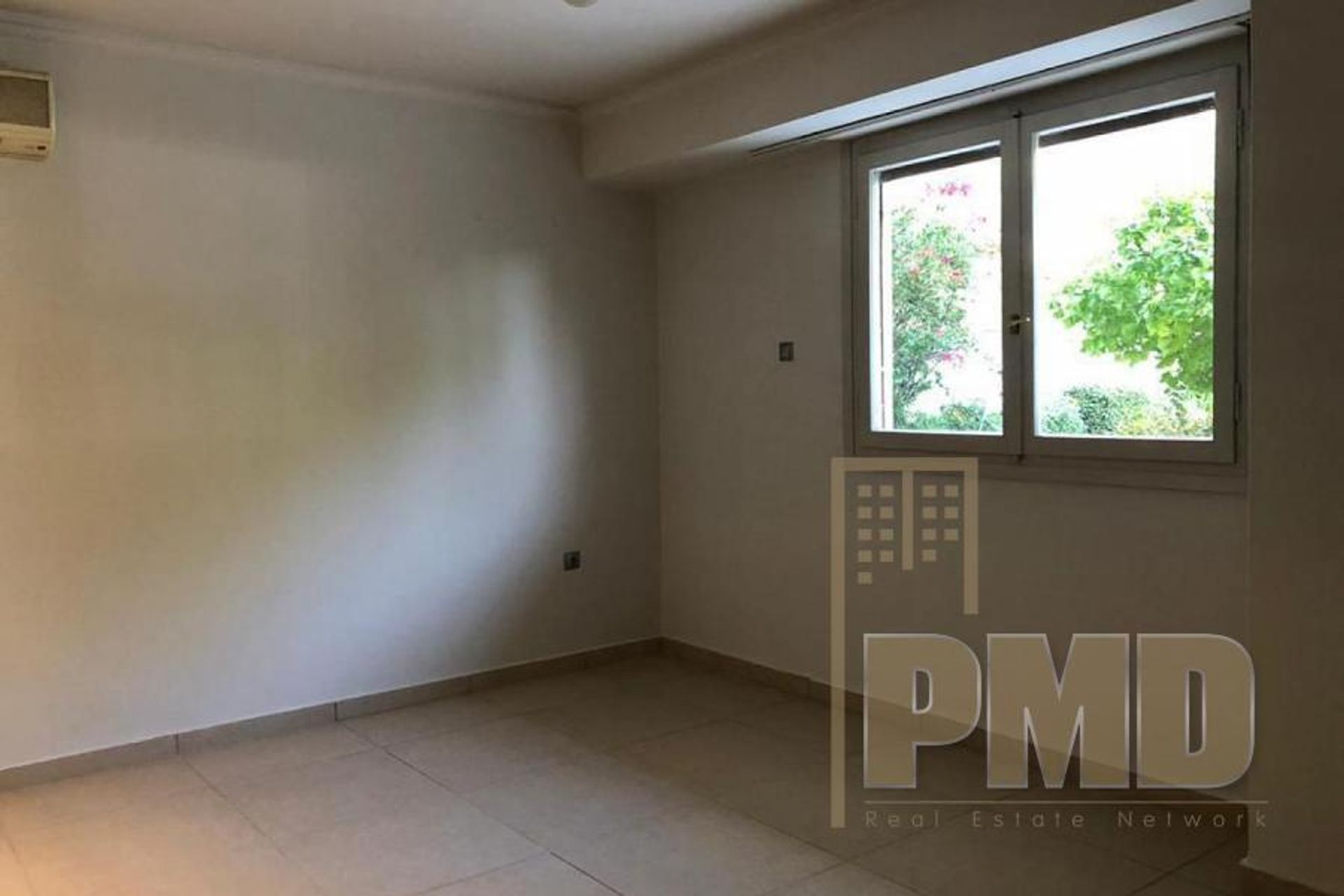 Condominium dans Vouliagmeni,  11750816