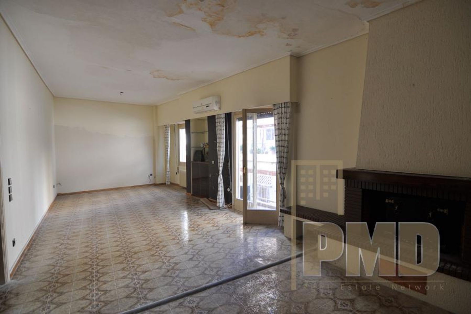 Condominium in Athina,  11750820