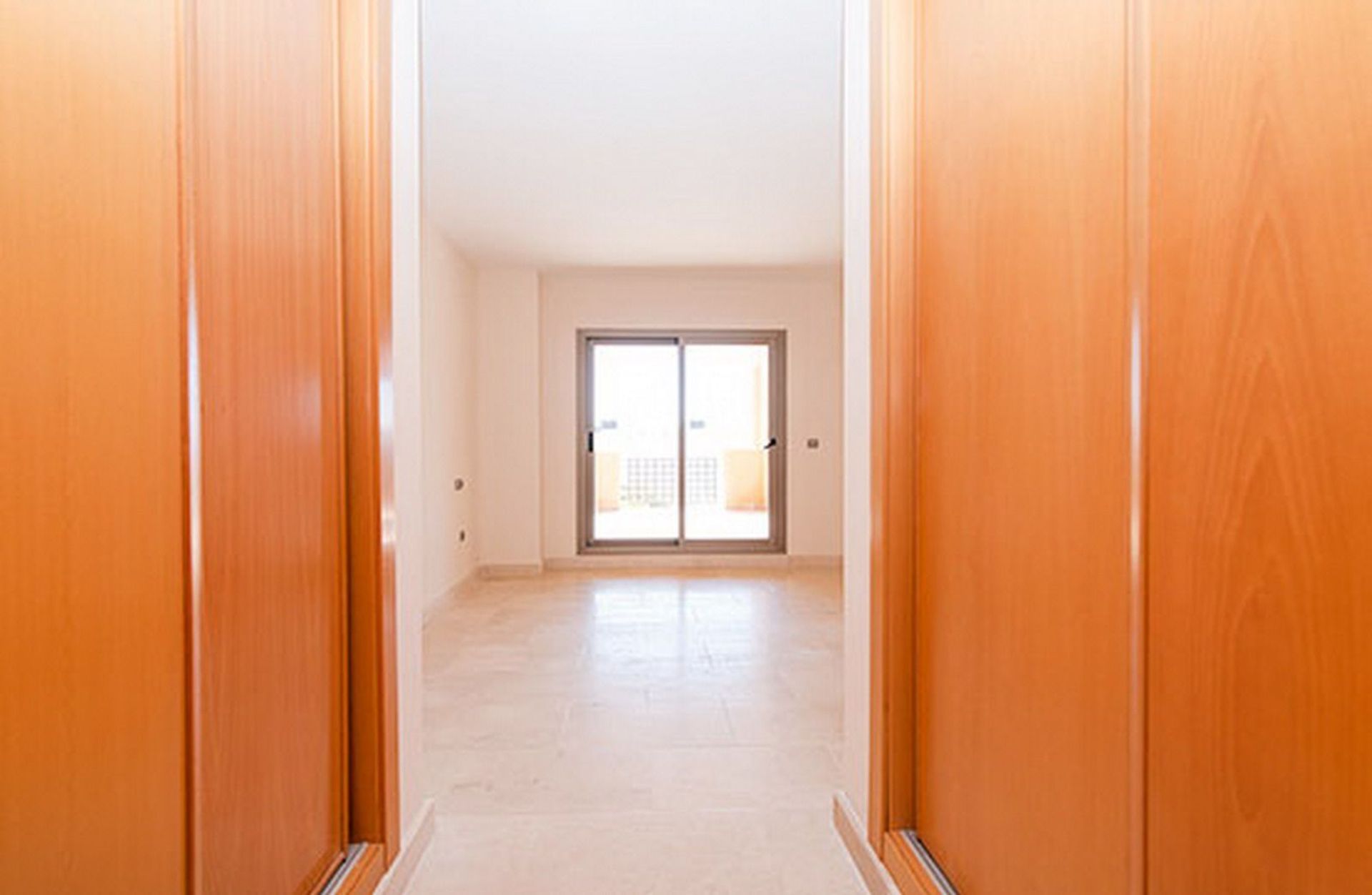 Condominium in Estepona, Andalucía 11750881