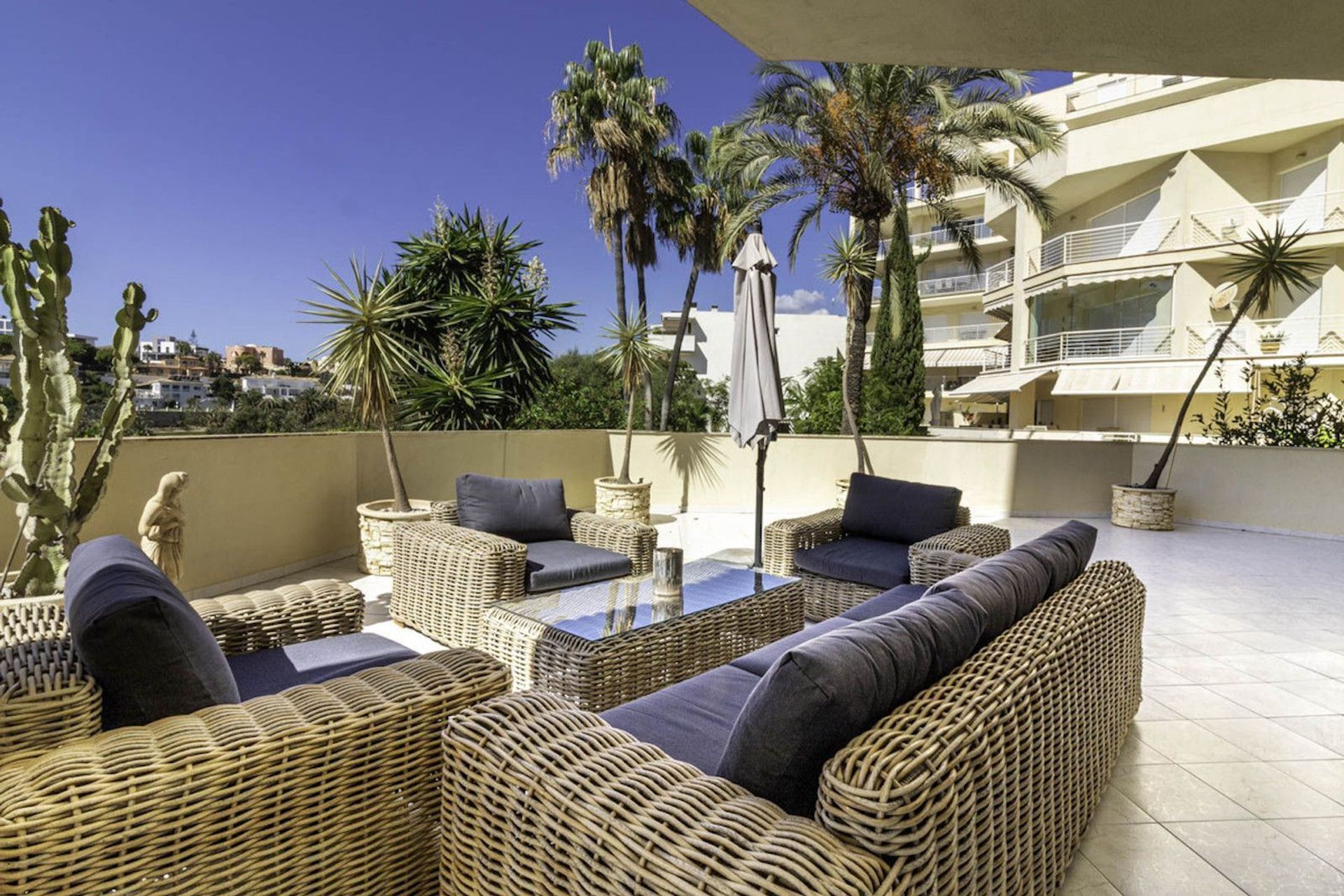 Condominium dans Benalmádena, Andalousie 11750892