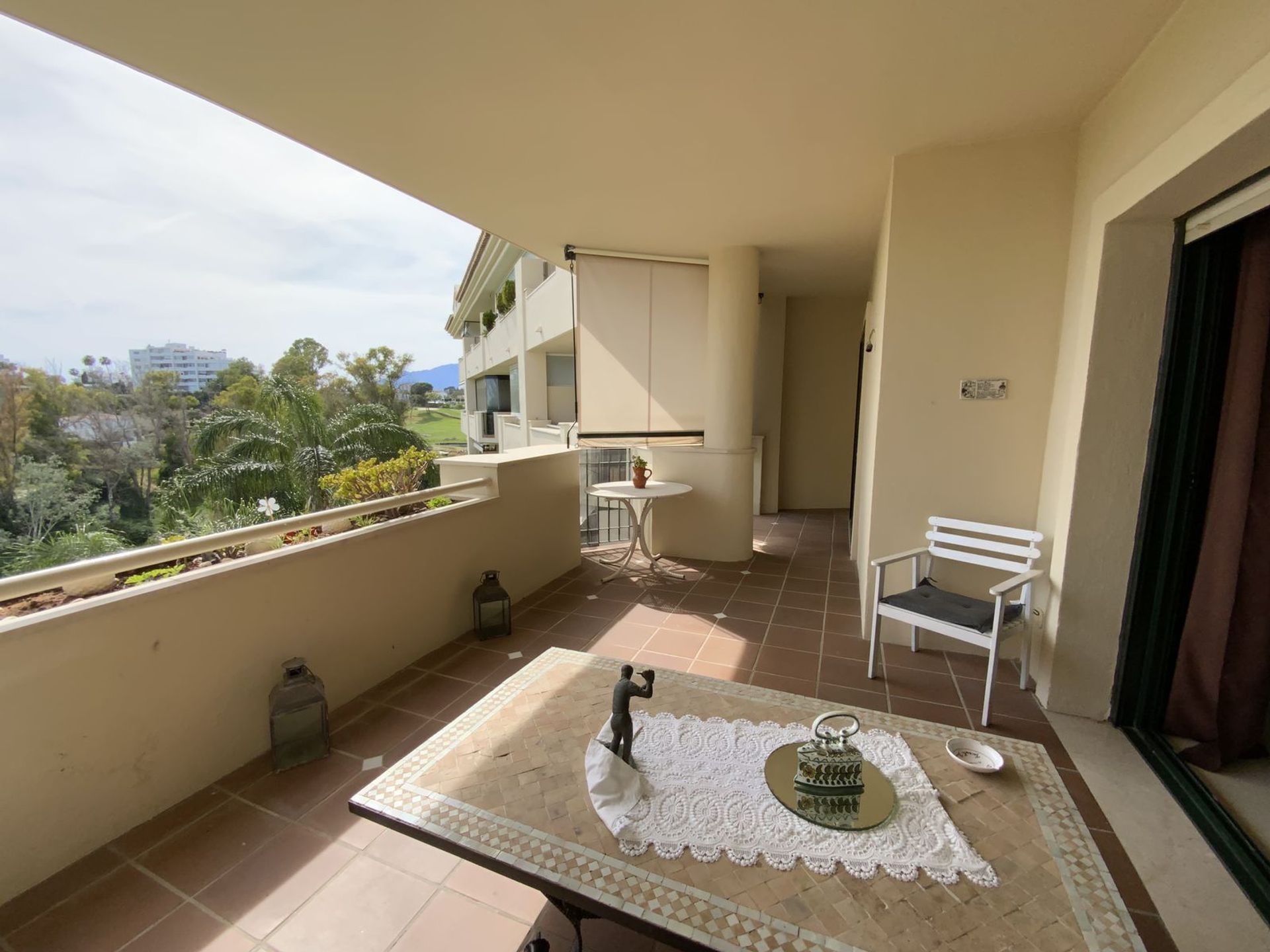 Condominium in Marbella, Andalusia 11751040