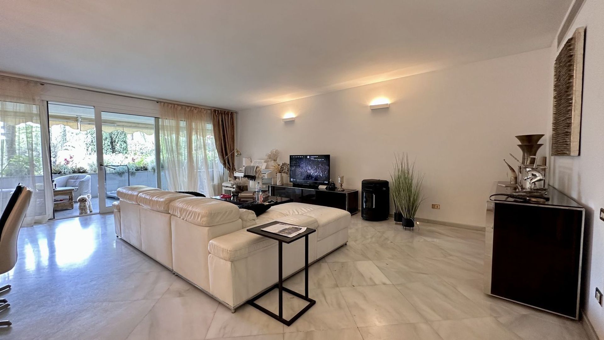 Condominium in Marbella, Andalusië 11751133