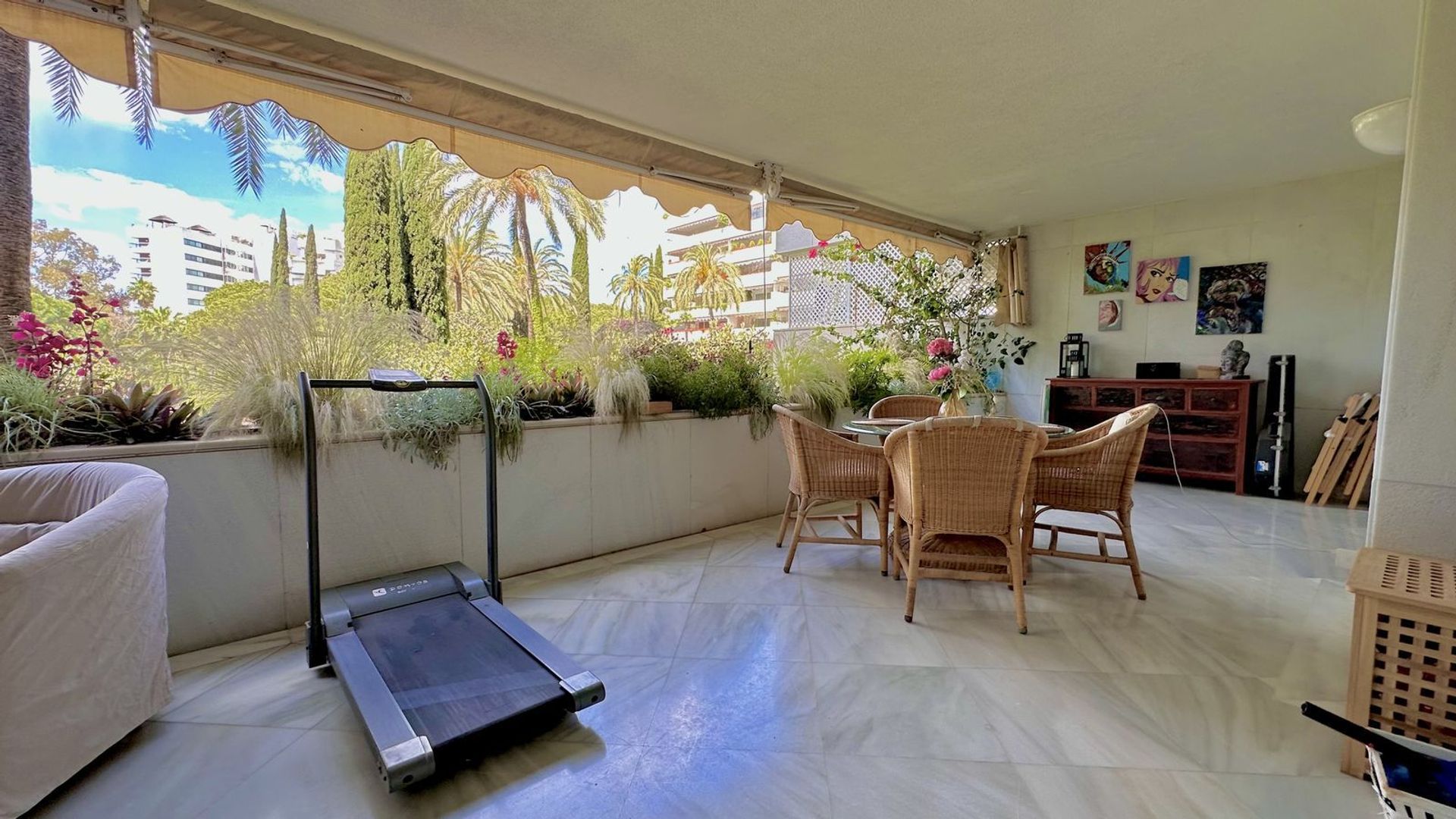 Condominium in Marbella, Andalusië 11751133