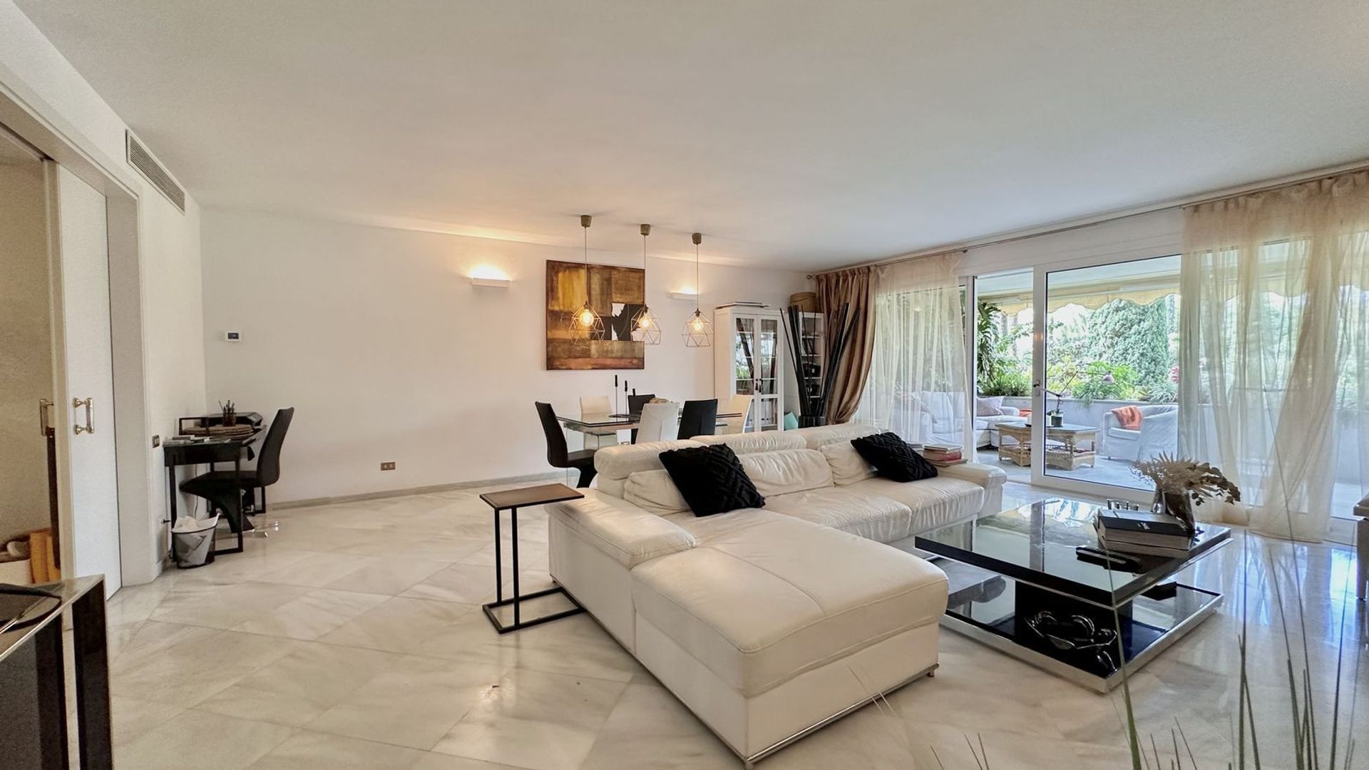 Condominium in Marbella, Andalusië 11751133