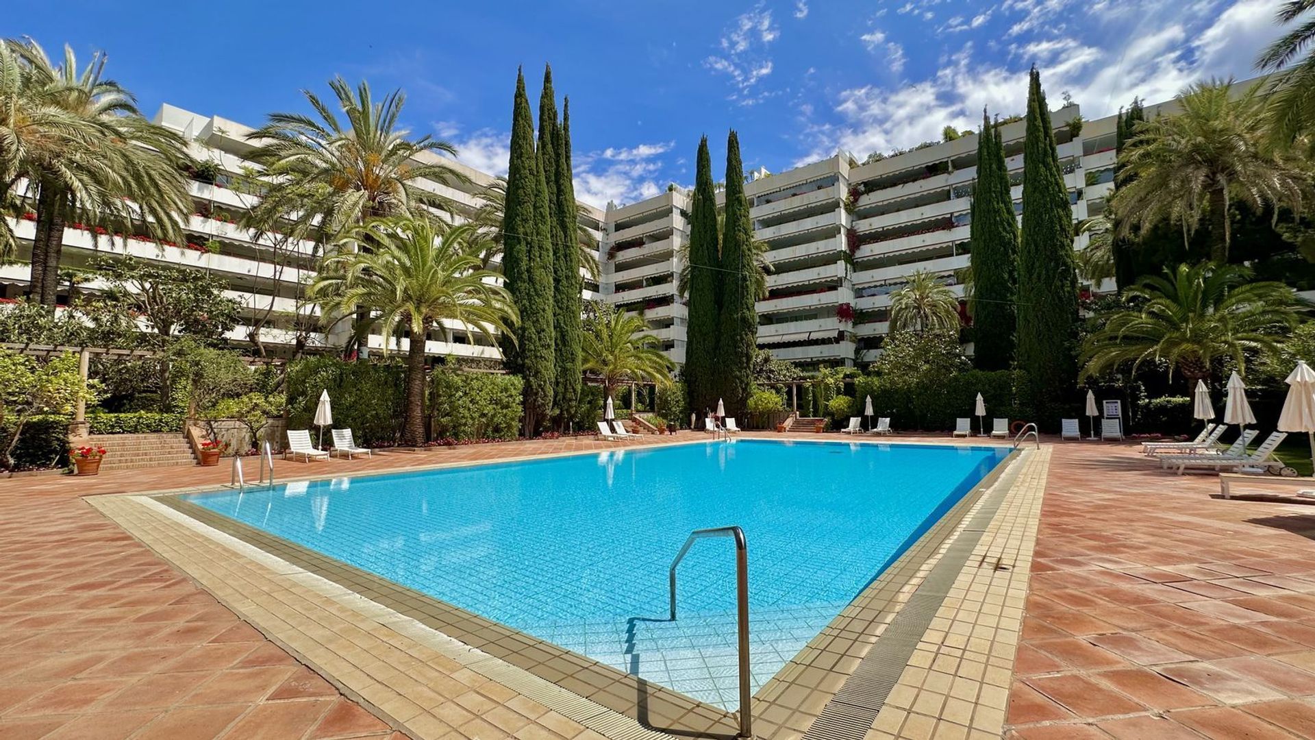 Condominium in Marbella, Andalusië 11751133