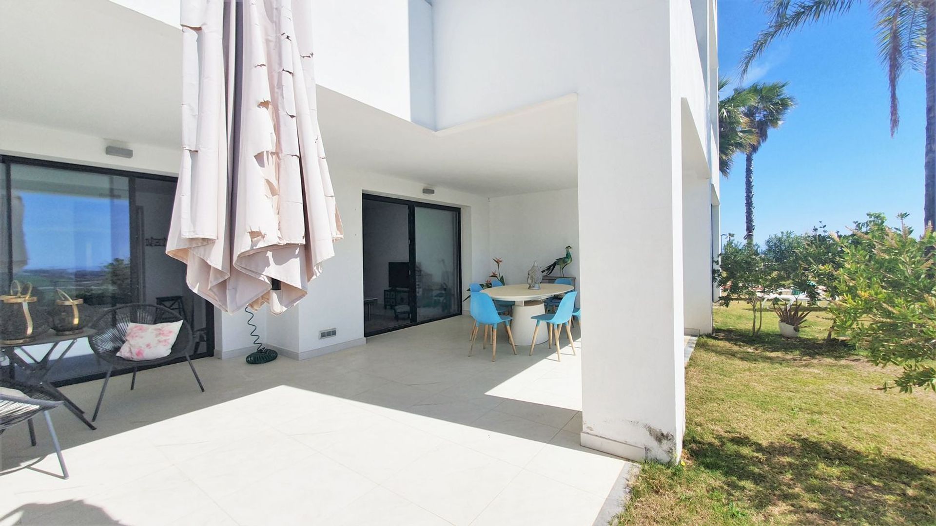 Condominium in Estepona, Andalusia 11751220