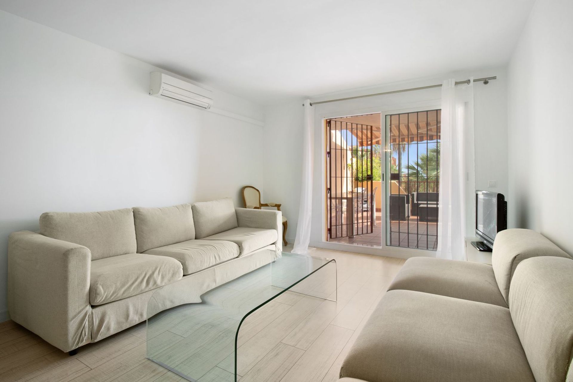 Condominium in Marbella, Andalusia 11751399