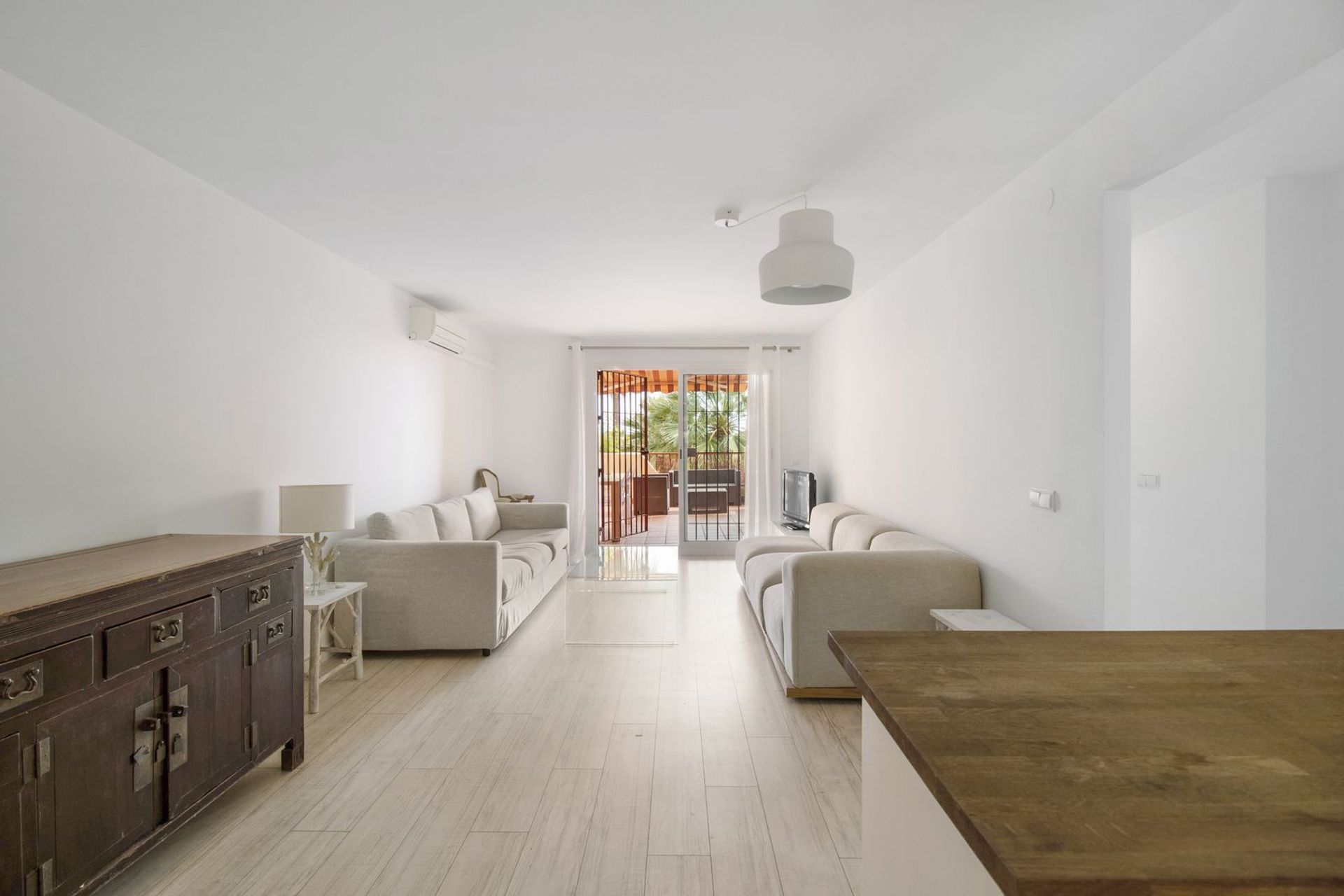 Condominium in Marbella, Andalusia 11751399